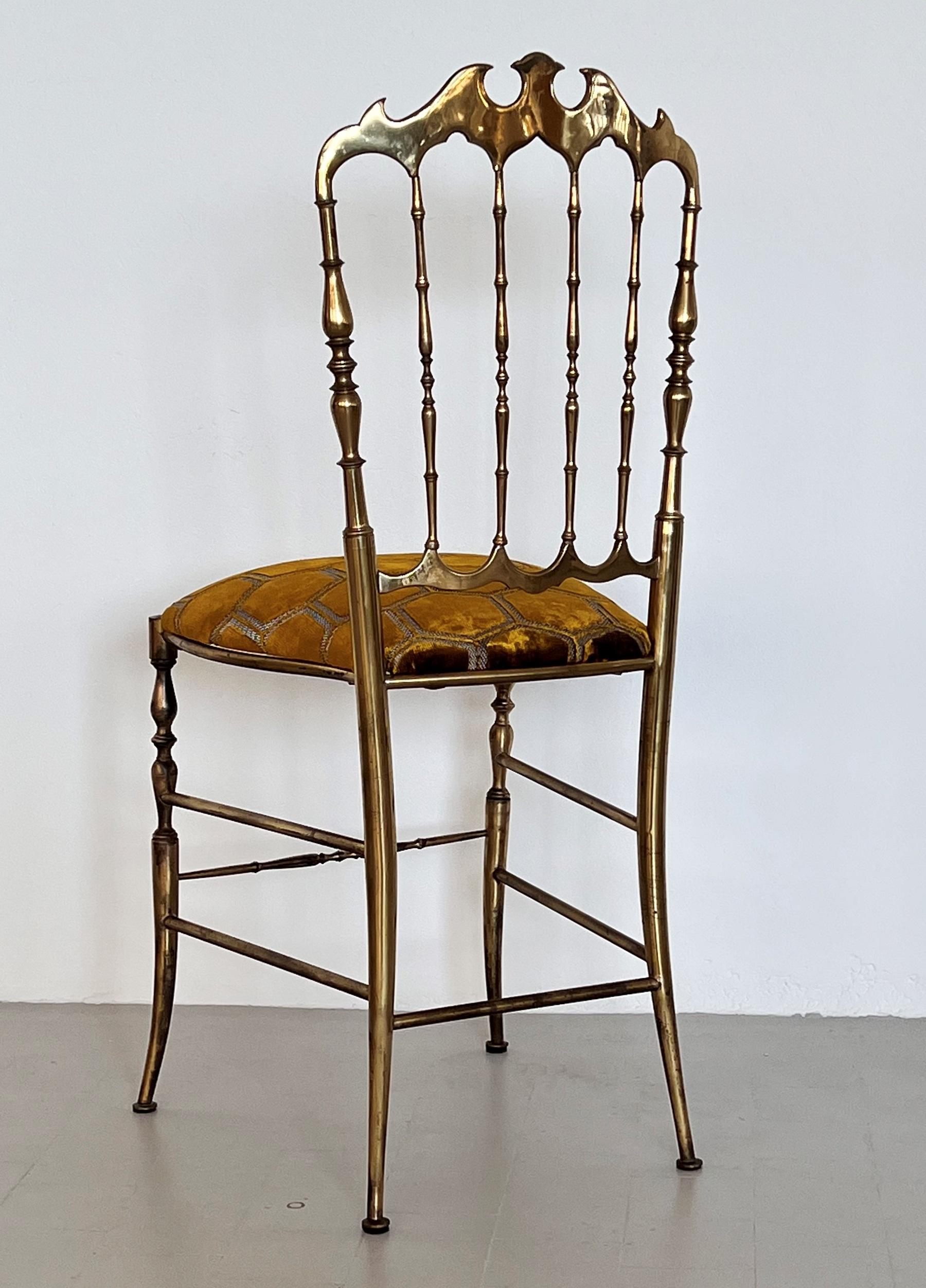 20th Century Italian Mid-Century Chiavari Chair in Full Brass with New Upholstery, 1970s For Sale