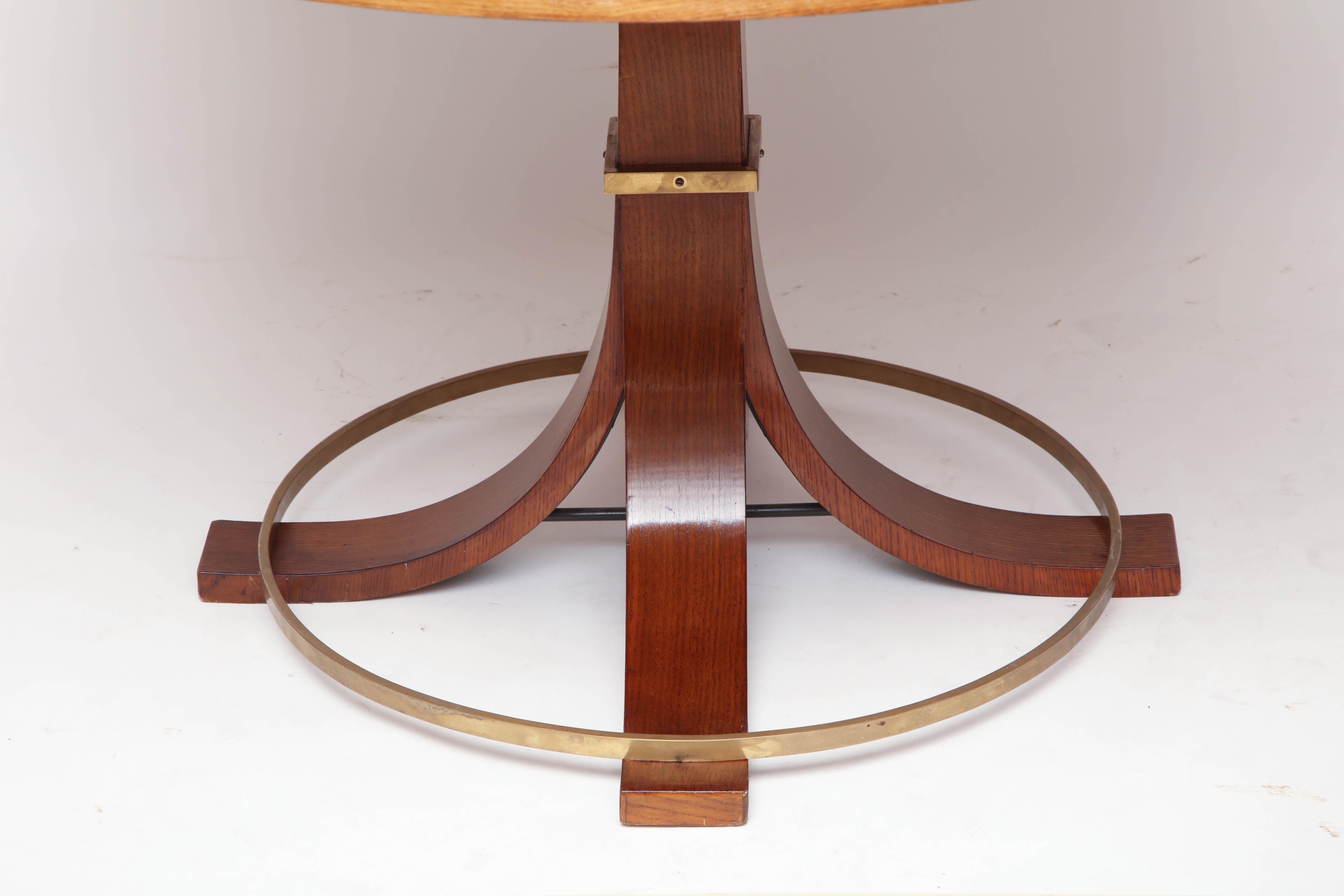 Italian Midcentury Circular Centre Table with Brass Stretcher, circa 1950 For Sale 5