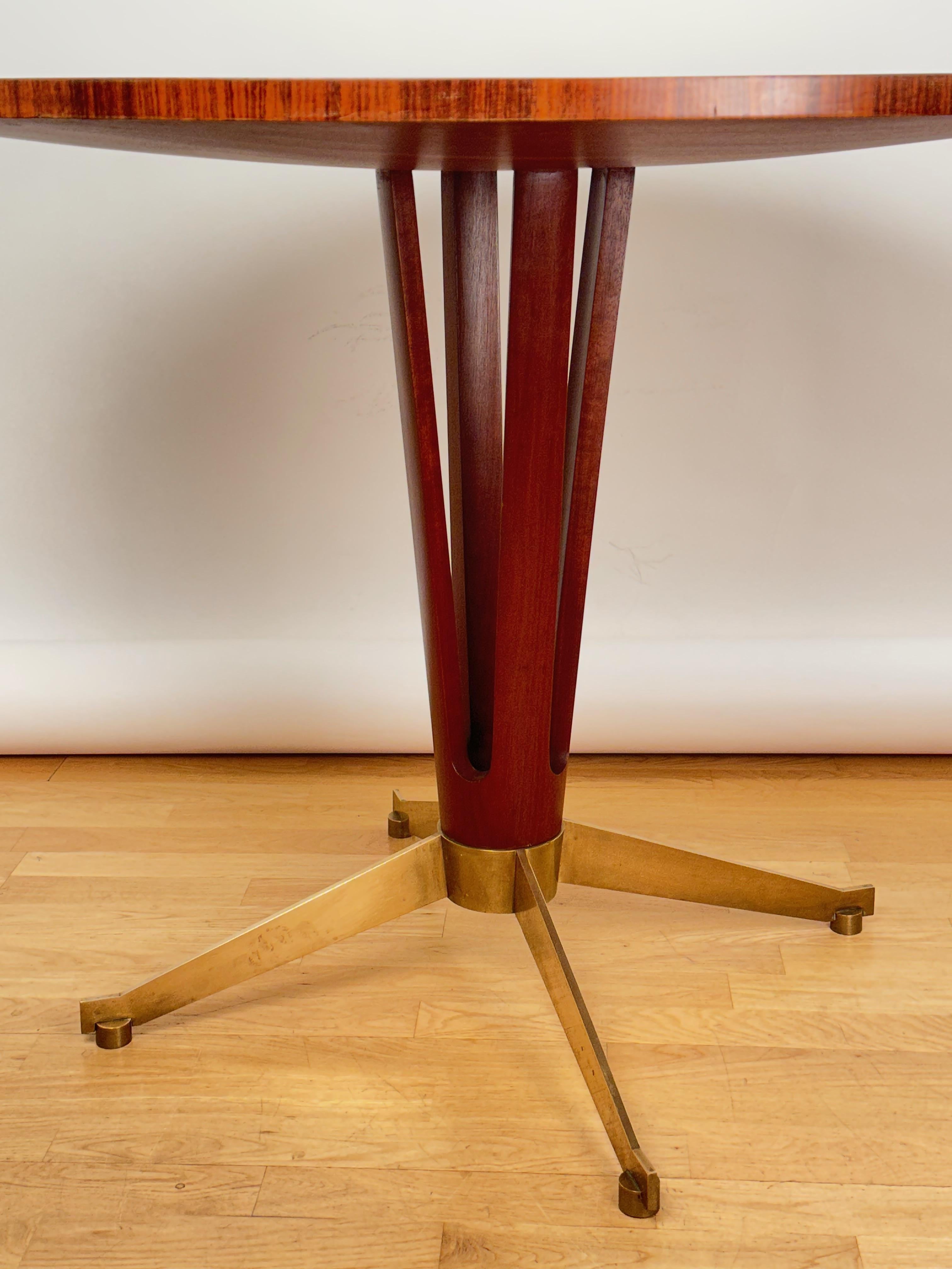 Mid-Century Modern Italian Midcentury Circular Rosewood ans Brass Dining Table.1960 For Sale