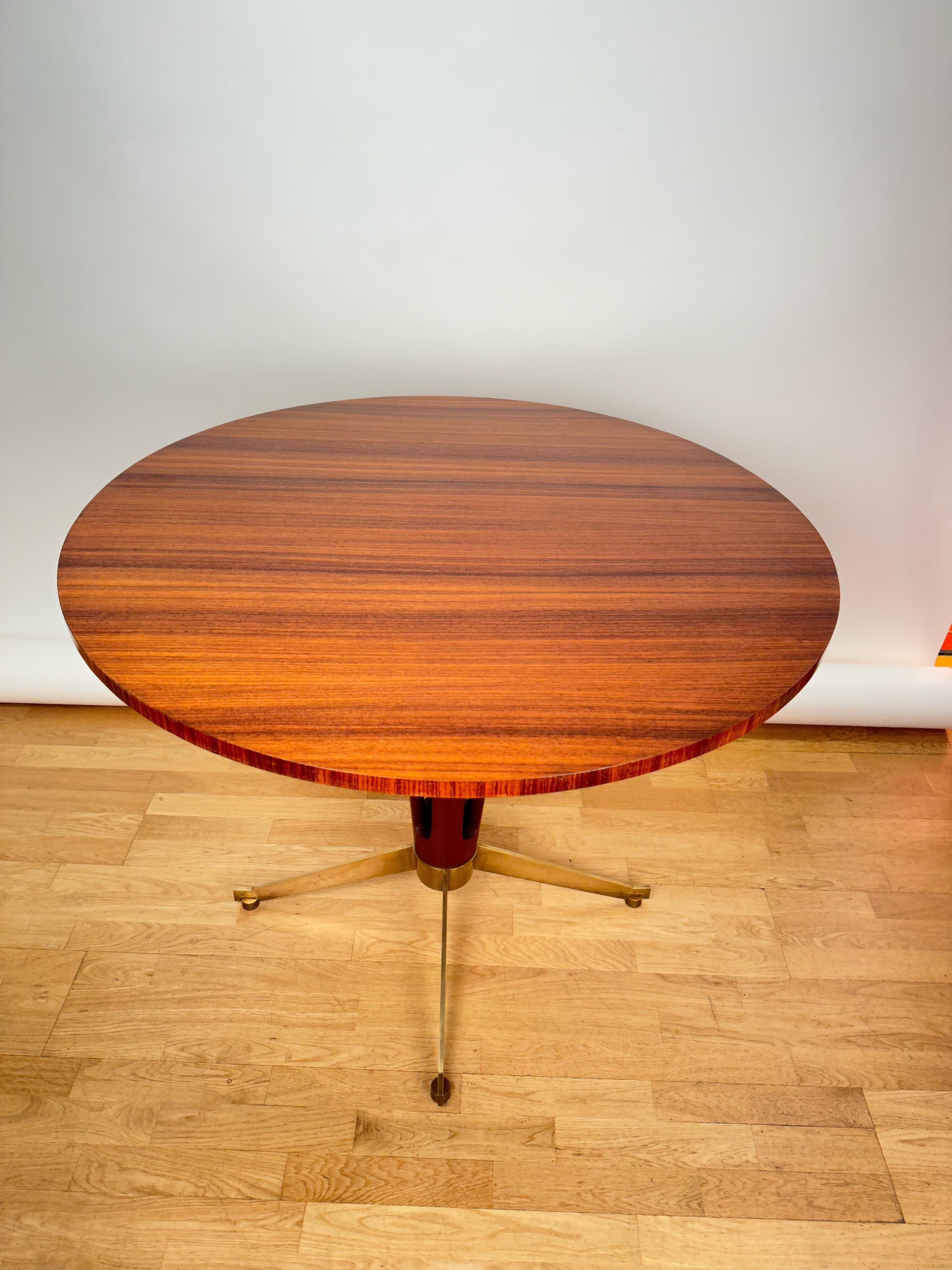 Italian Midcentury Circular Rosewood ans Brass Dining Table.1960 For Sale 3