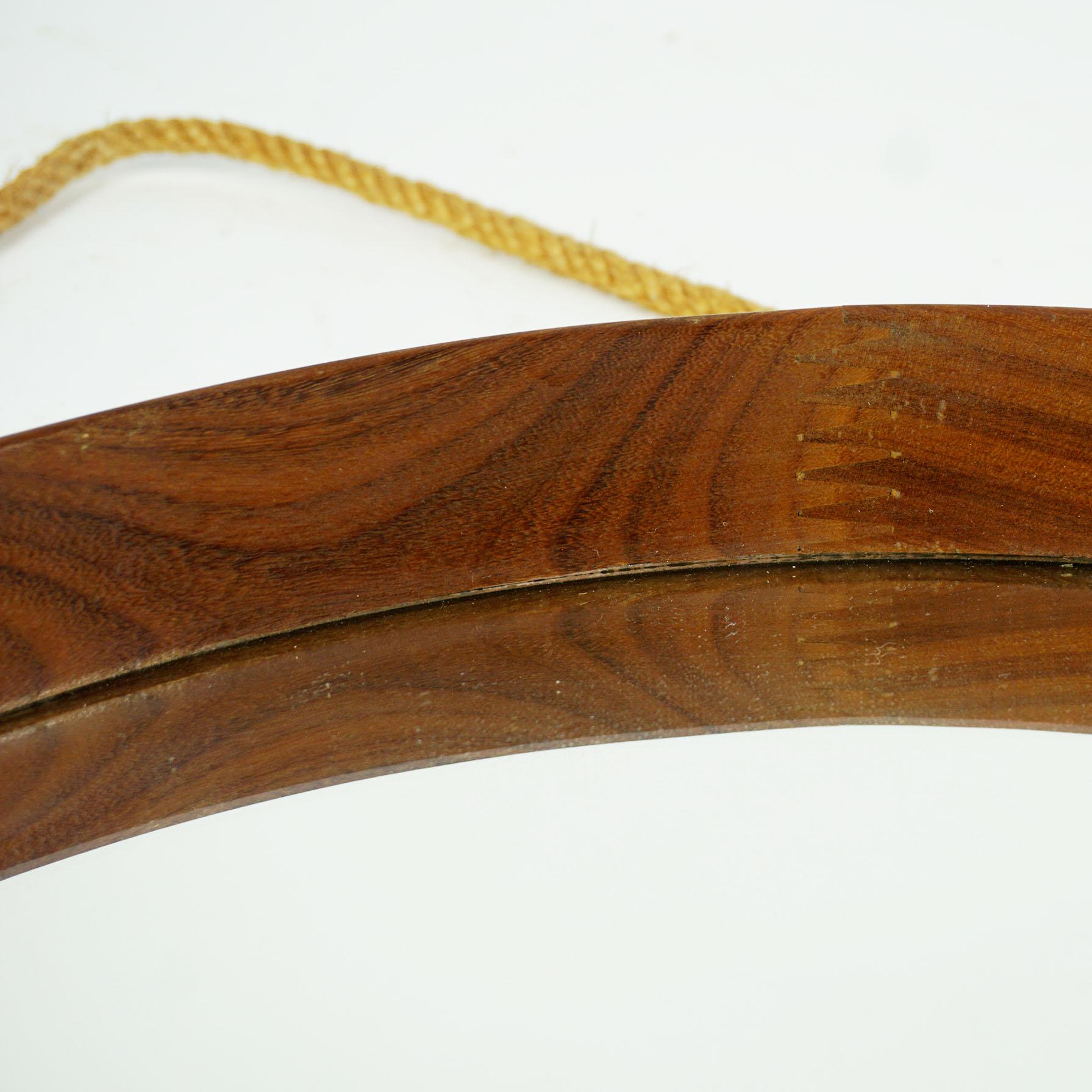 Mid-Century moderno Specchio da parete circolare in teak e corda del Medioevo italiano in vendita