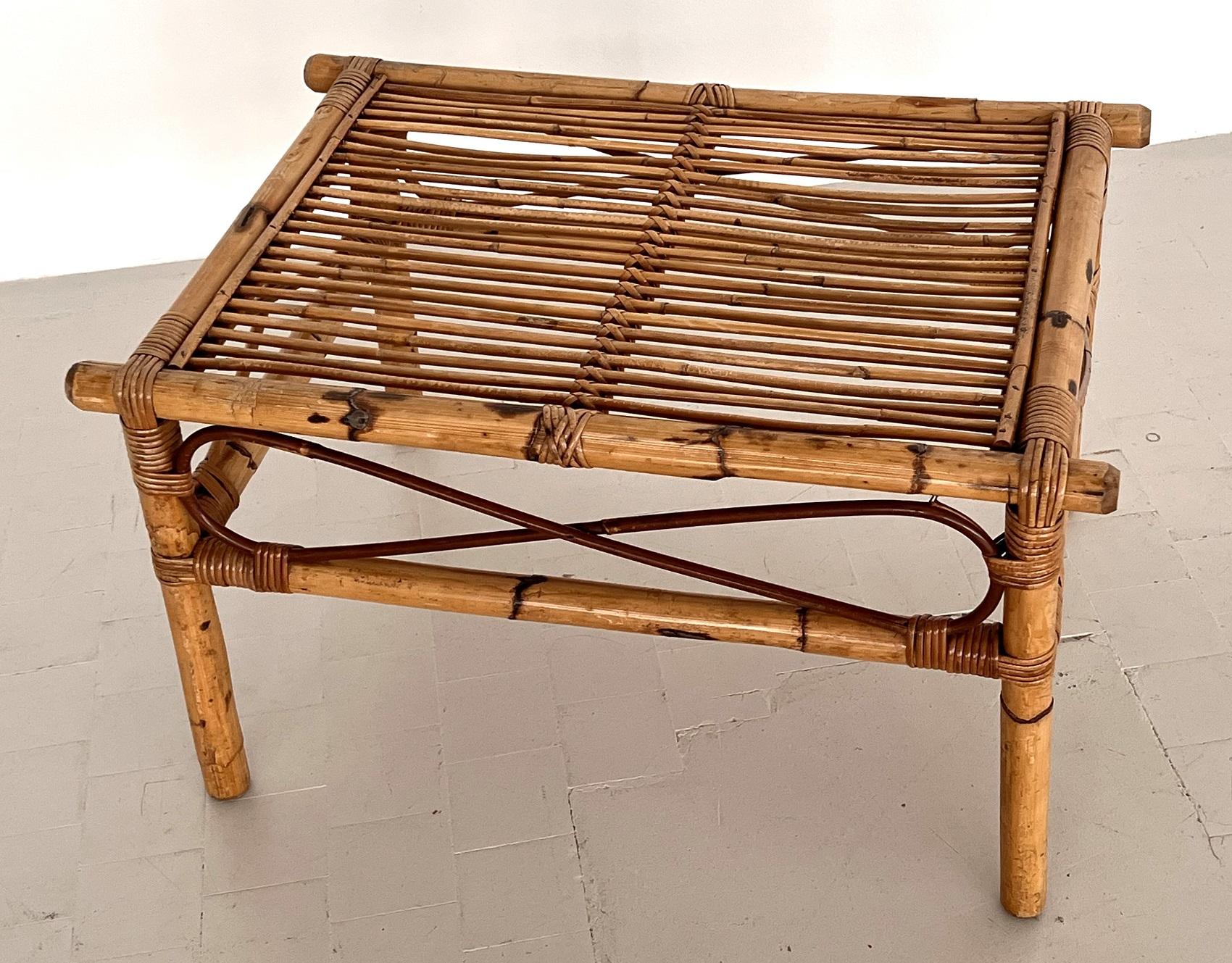 Italienischer Midcentury Couchtisch aus Rattan und Bambus, 1970er Jahre (Ende des 20. Jahrhunderts) im Angebot