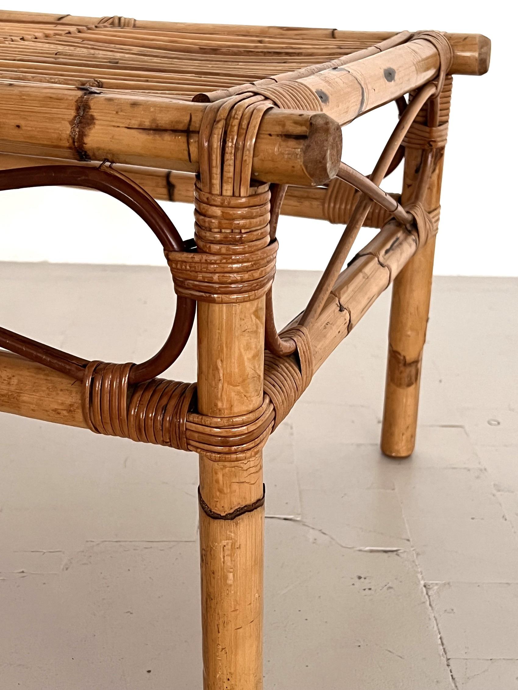 Italienischer Midcentury Couchtisch aus Rattan und Bambus, 1970er Jahre im Angebot 1