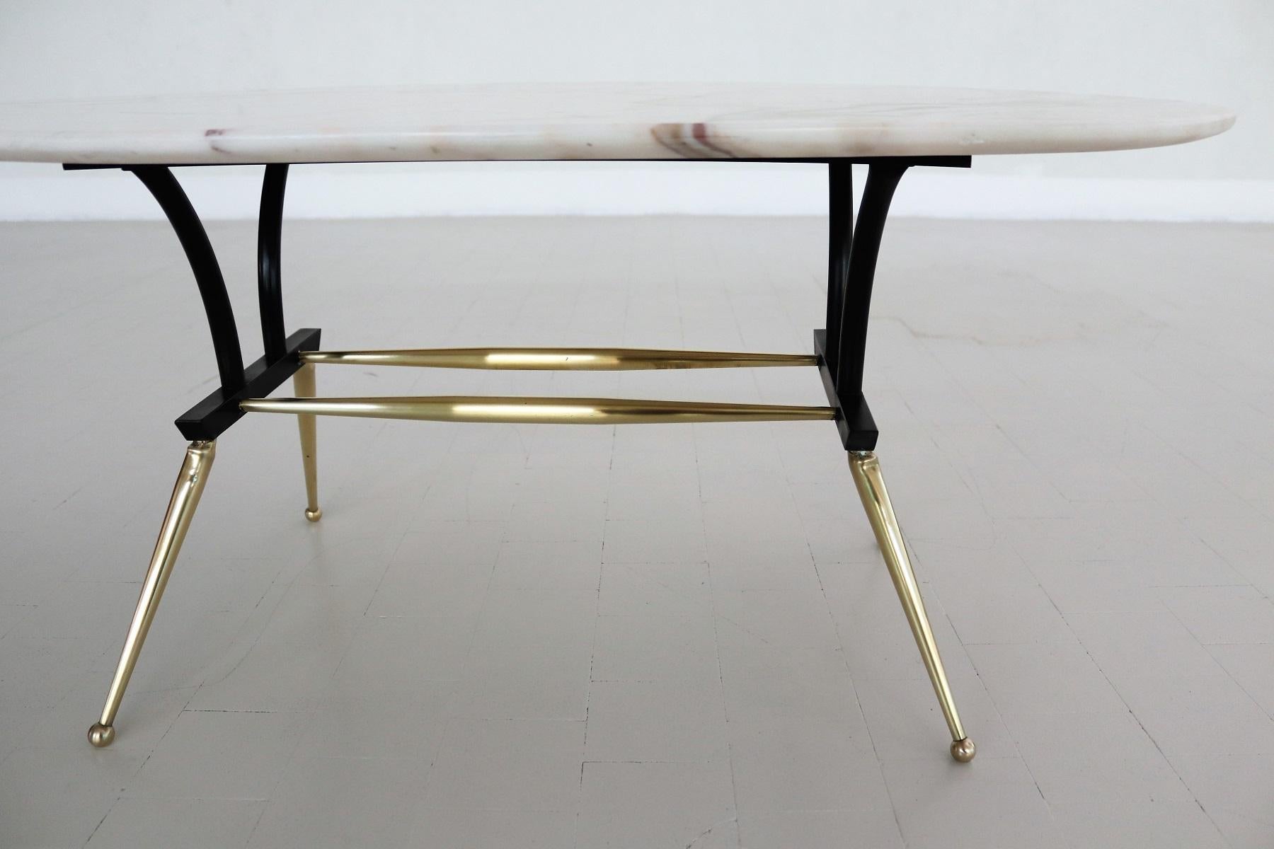 Italian Midcentury Coffee Table with Pink and Grey Marble and Brass Feet, 1950s 6