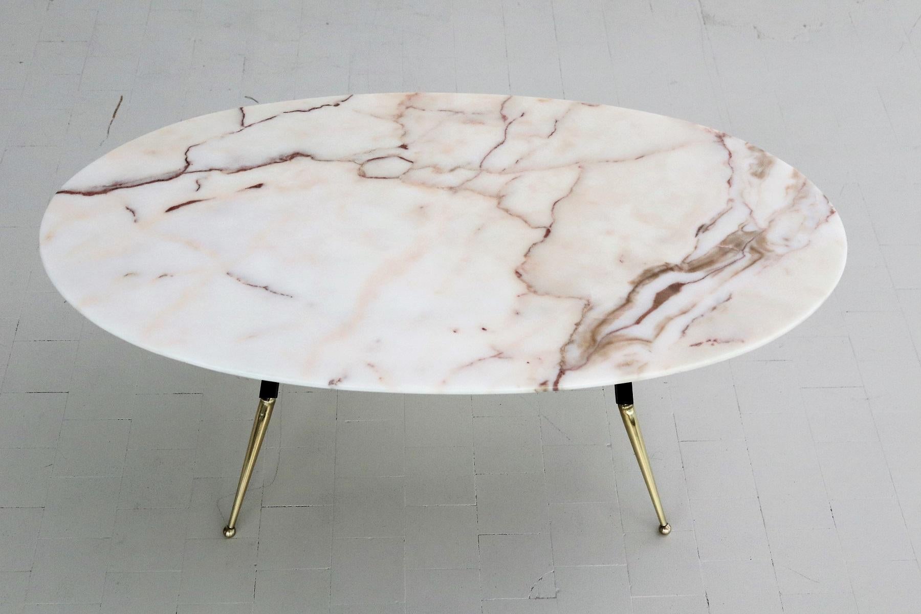Italian Midcentury Coffee Table with Pink and Grey Marble and Brass Feet, 1950s 3