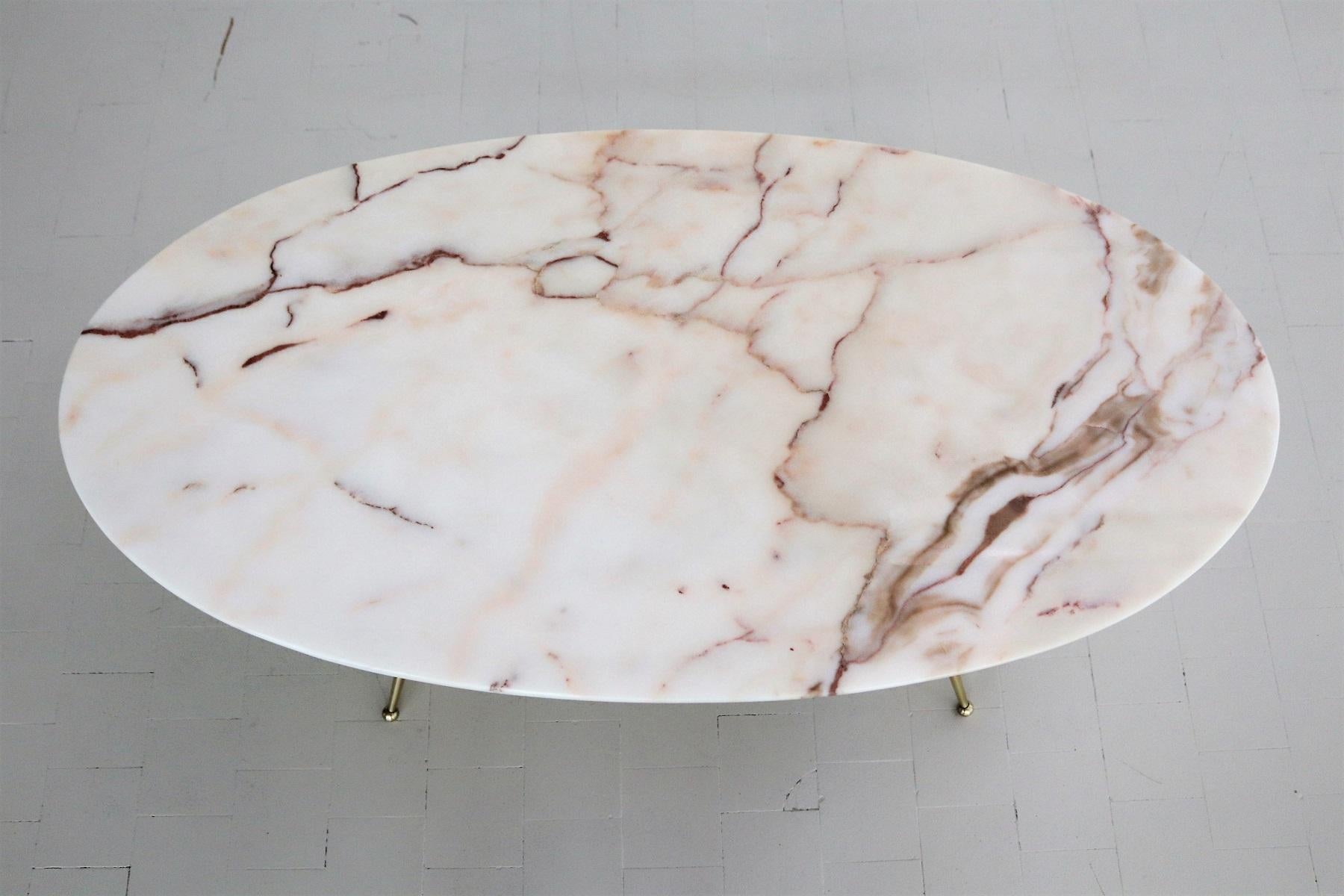 Italian Midcentury Coffee Table with Pink and Grey Marble and Brass Feet, 1950s 4