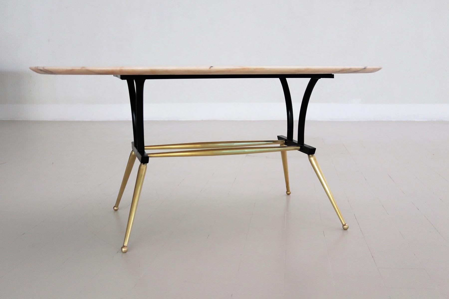 Italian Midcentury Coffee Table with Pink and Grey Marble and Brass Feet, 1950s 4