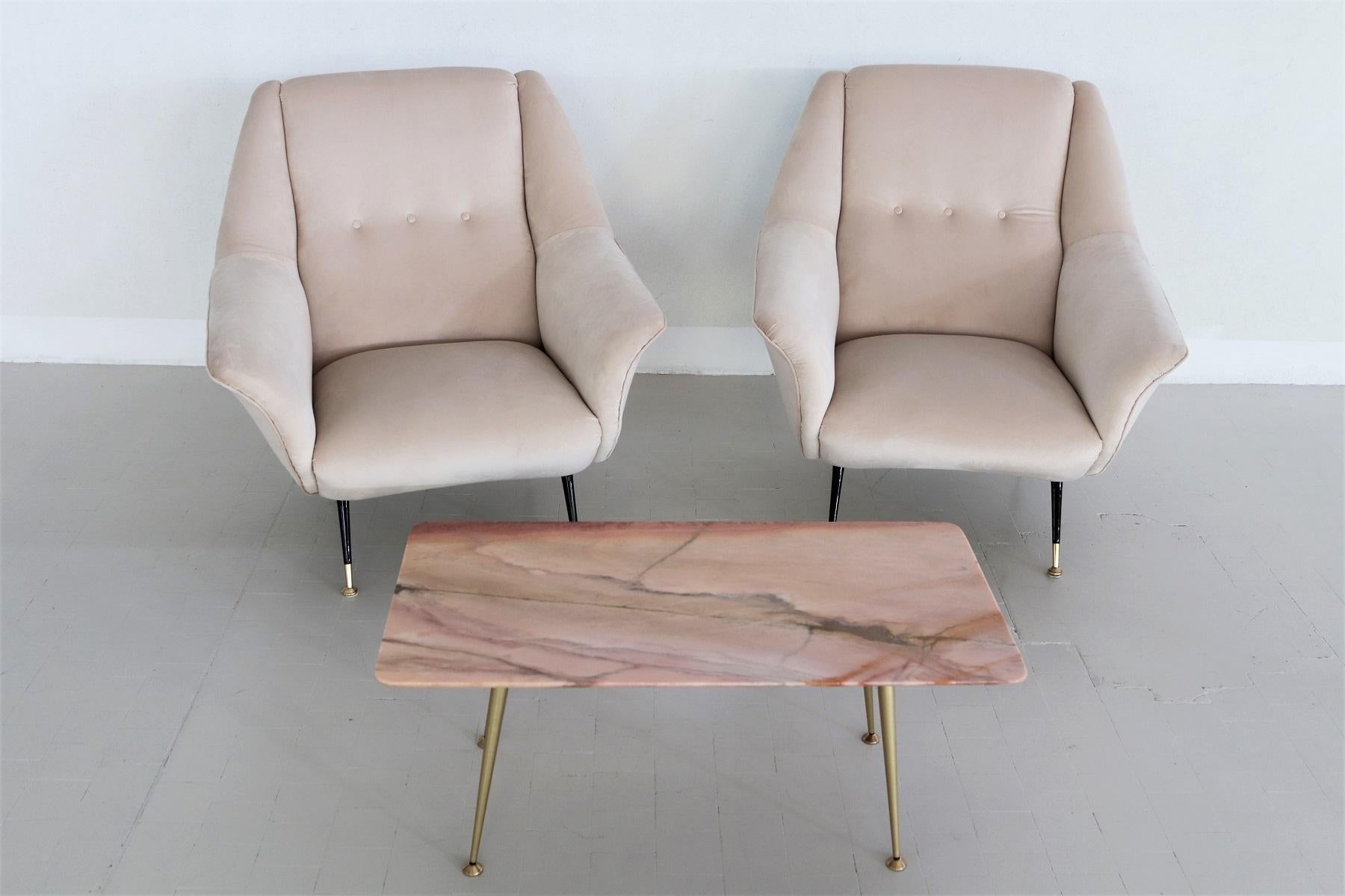 Italian Midcentury Coffee Table with Pink Marble Top and Brass Tips, 1950s For Sale 9