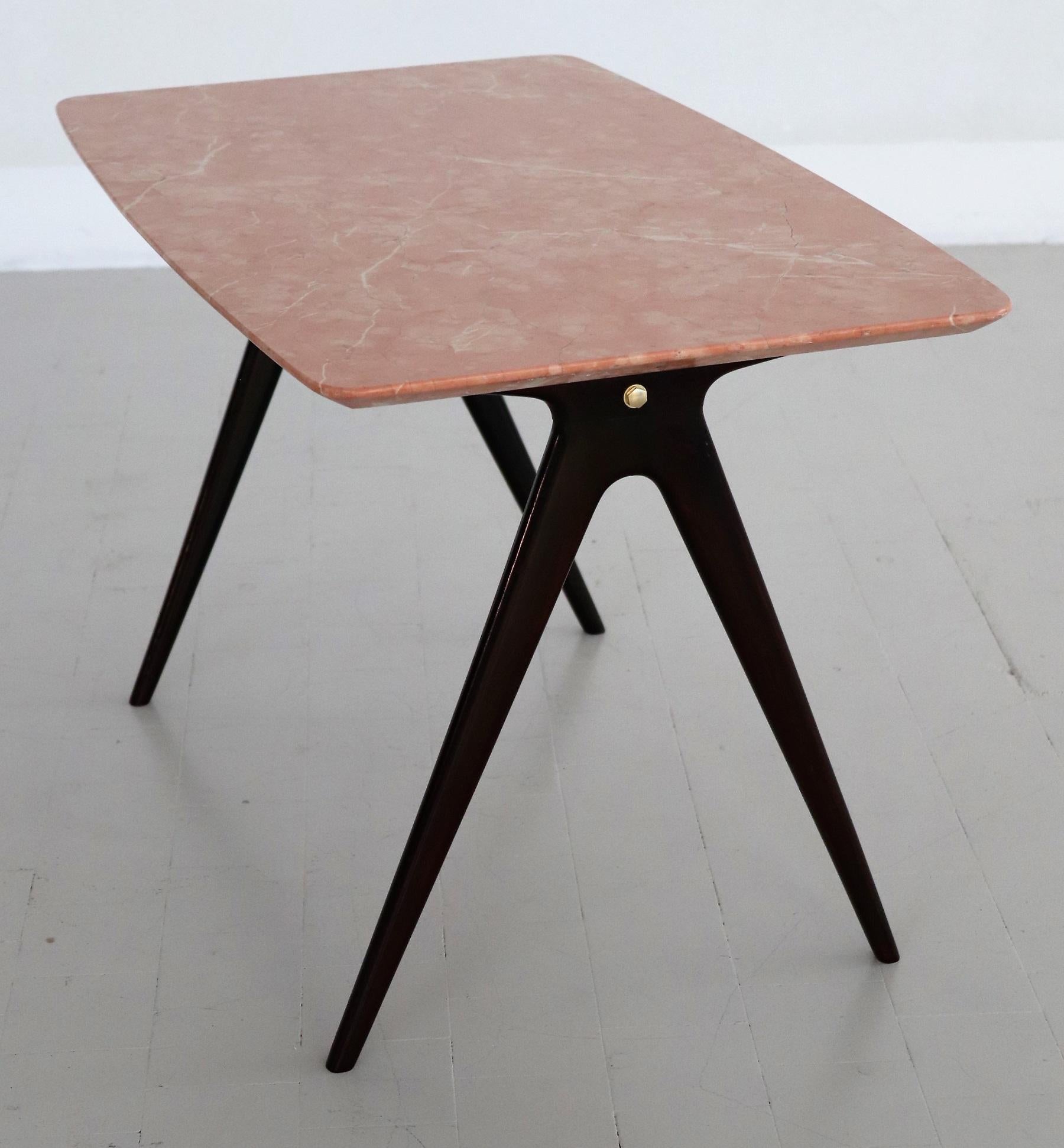 Italian Midcentury Coffee Table with Pink Marble Top and Wooden Legs, 1950s 6