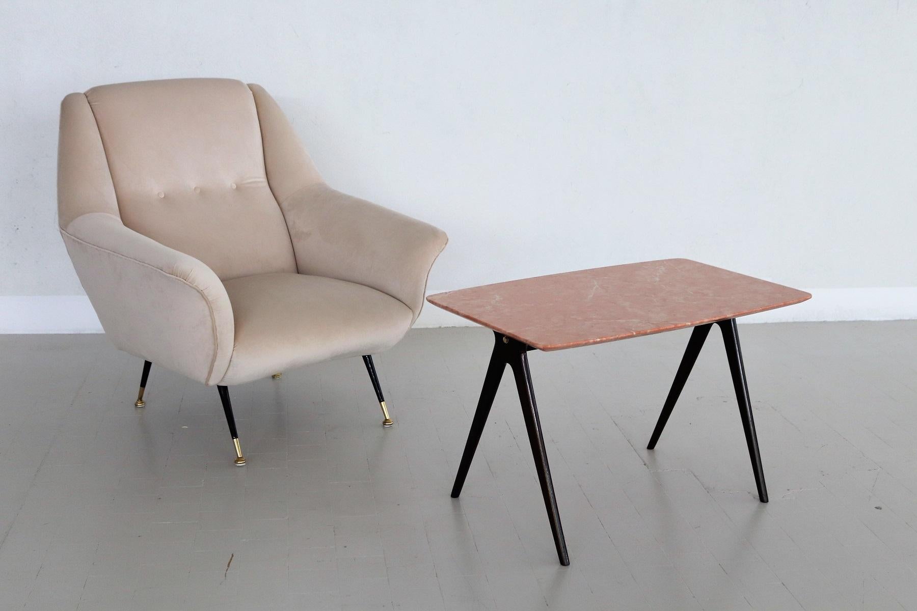 Italian Midcentury Coffee Table with Pink Marble Top and Wooden Legs, 1950s 1