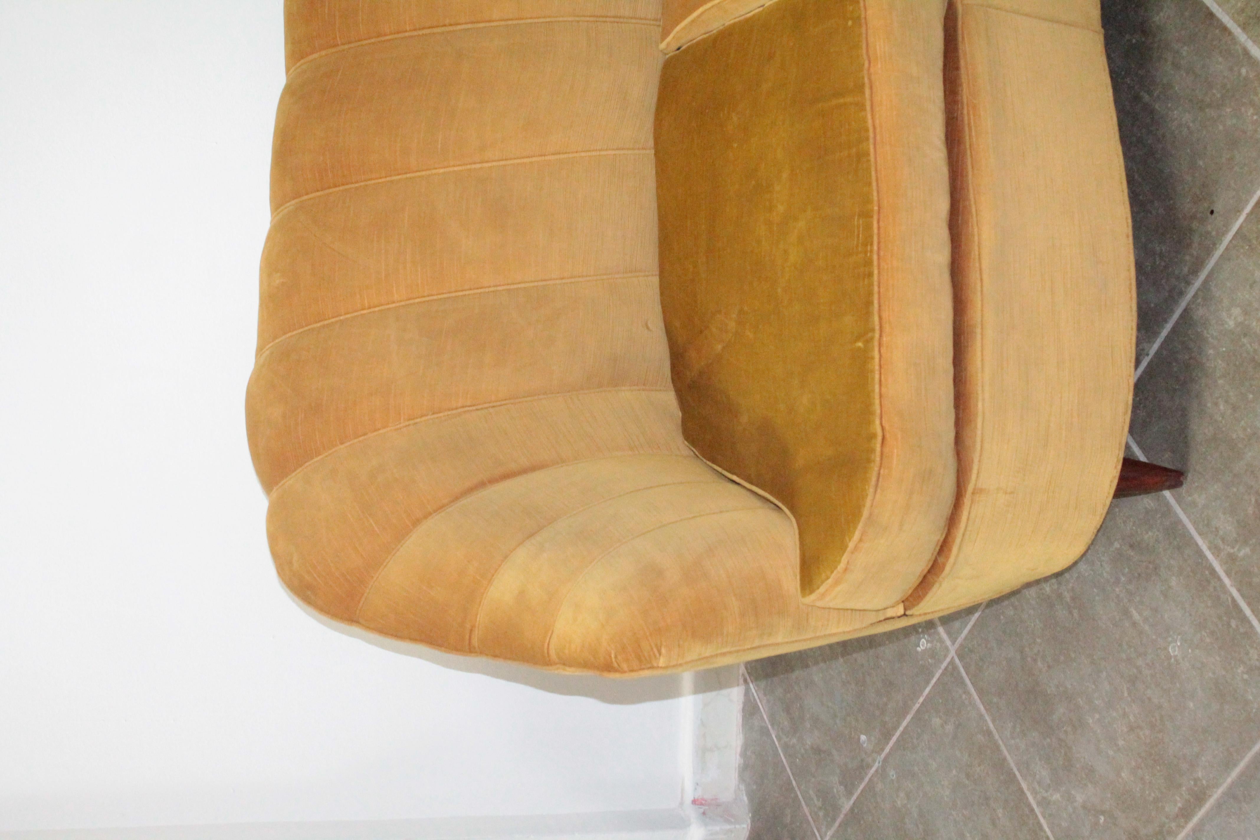 Mid-Century Modern Italian Midcentury Curved Sofa Casa e Giardino Design Gio Ponti  For Sale