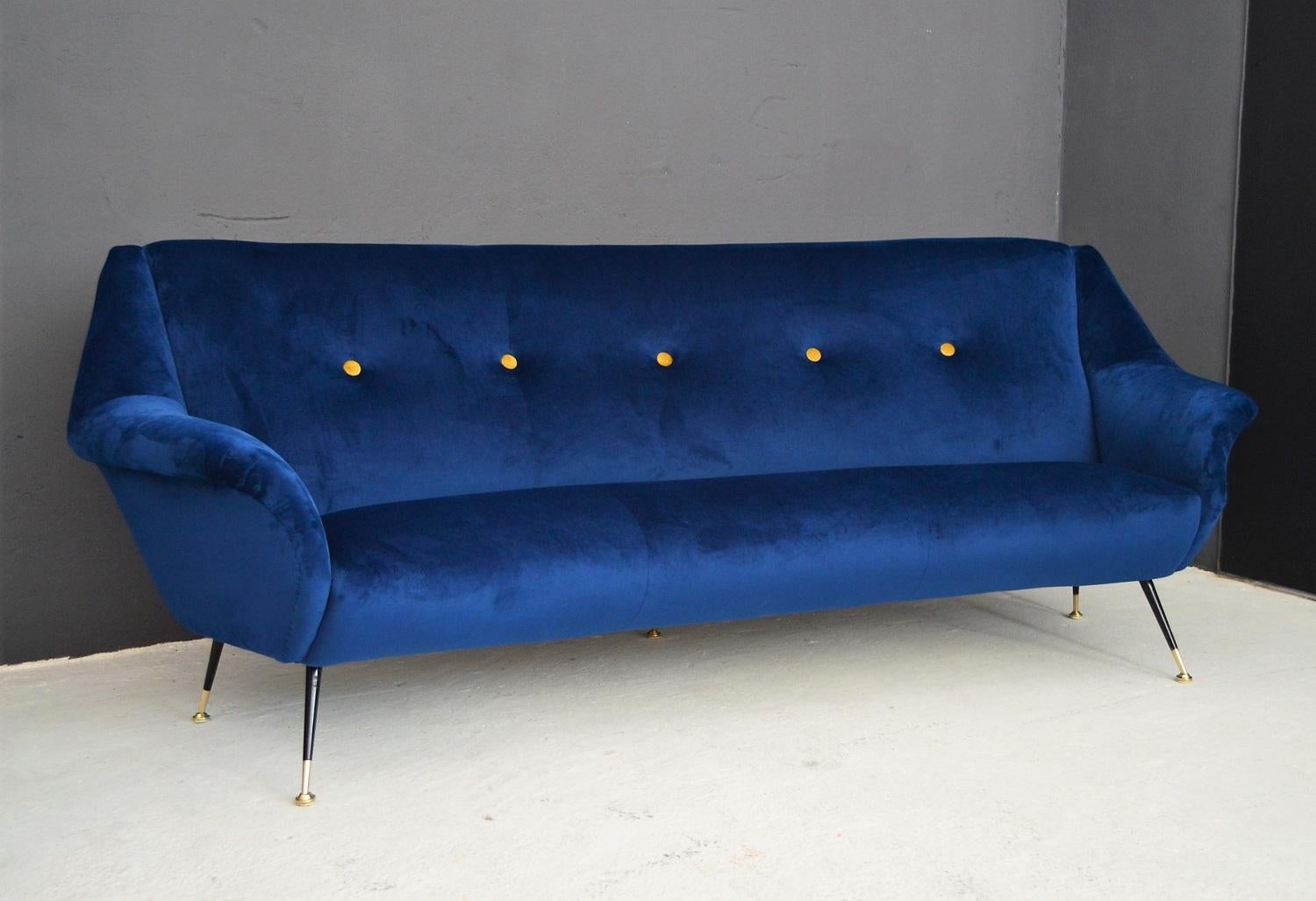 Italian Midcentury Curved Sofa in Blue Velvet, 1950s 3