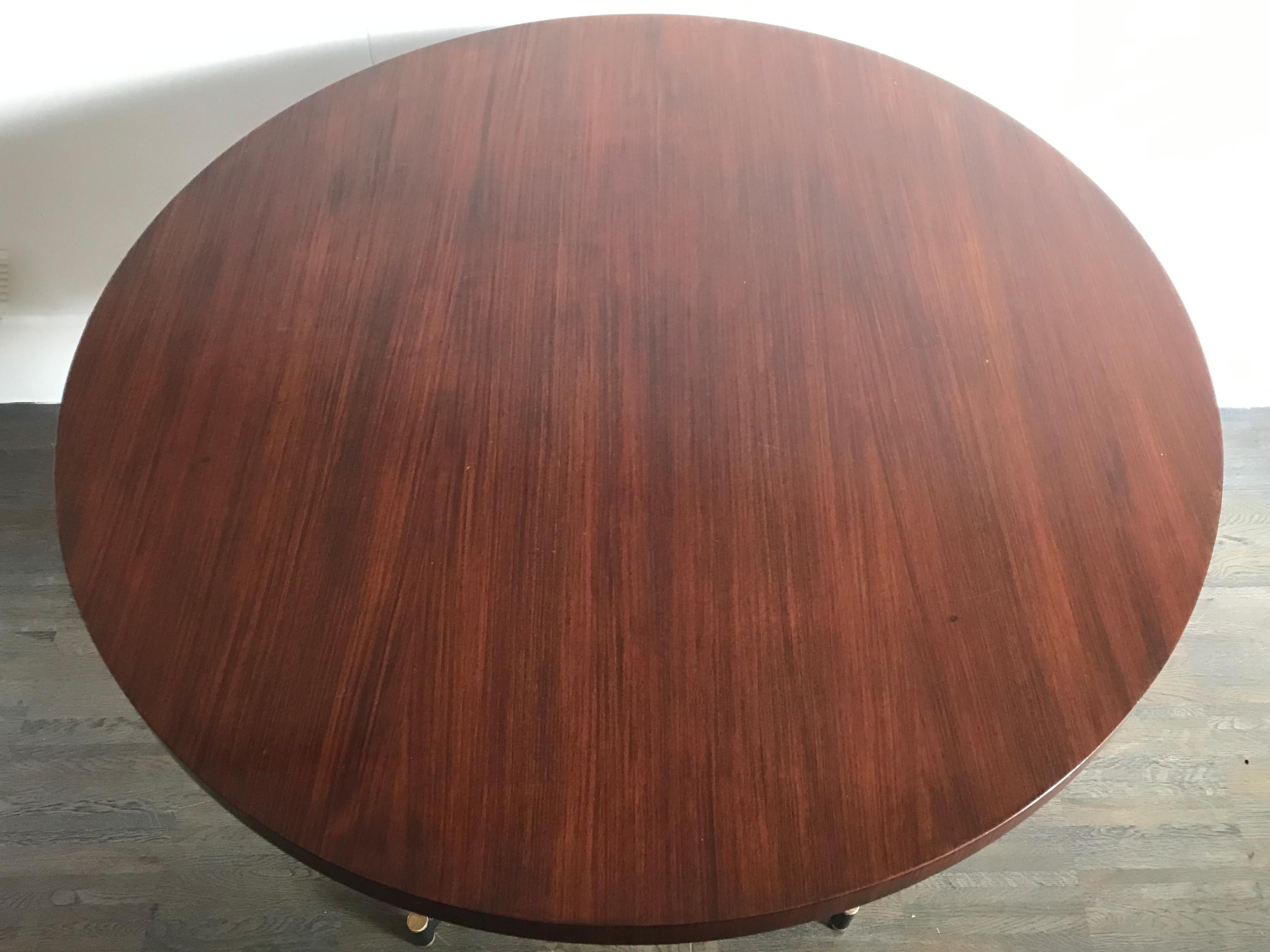 Italian Midcentury Dark Wood Circle Dining Table 1950s In Good Condition For Sale In Reggio Emilia, IT