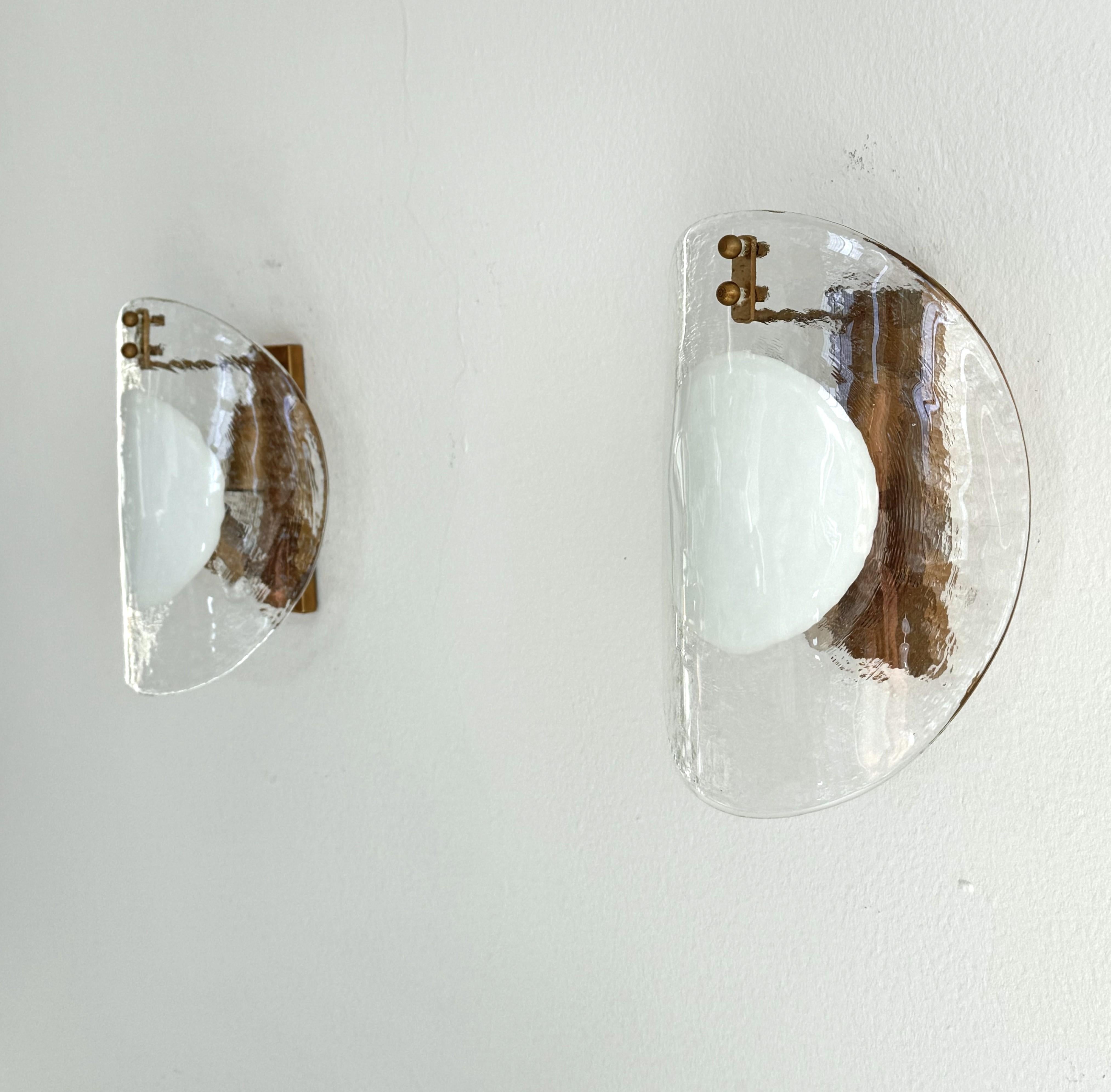 Italian Midcentury Designer Murano Glass Wall Sconces, 1970s In Good Condition For Sale In Morazzone, Varese