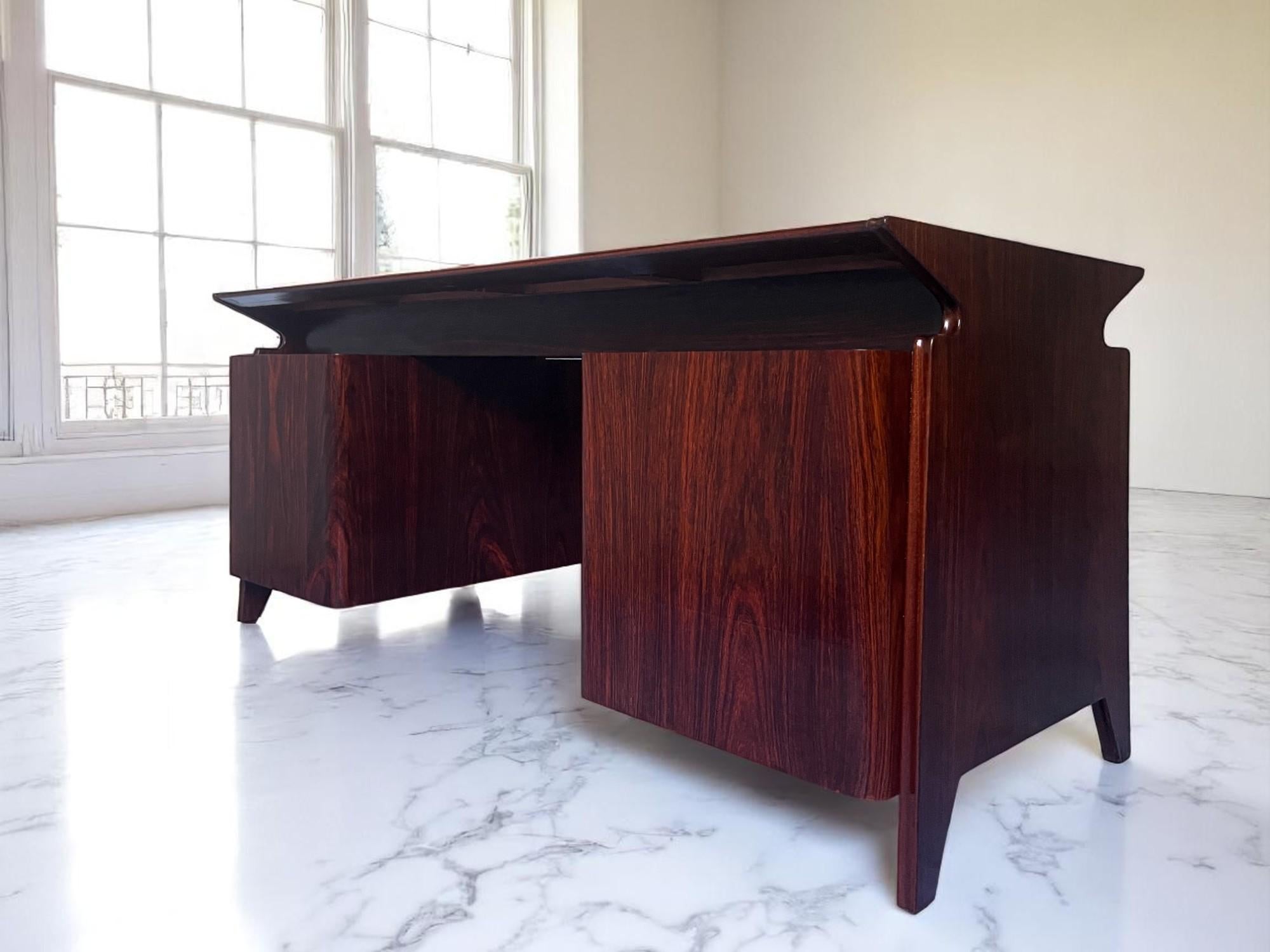 Italian Midcentury Desk attributed to Osvaldo Borsani , Italy 1950s in vendita 8