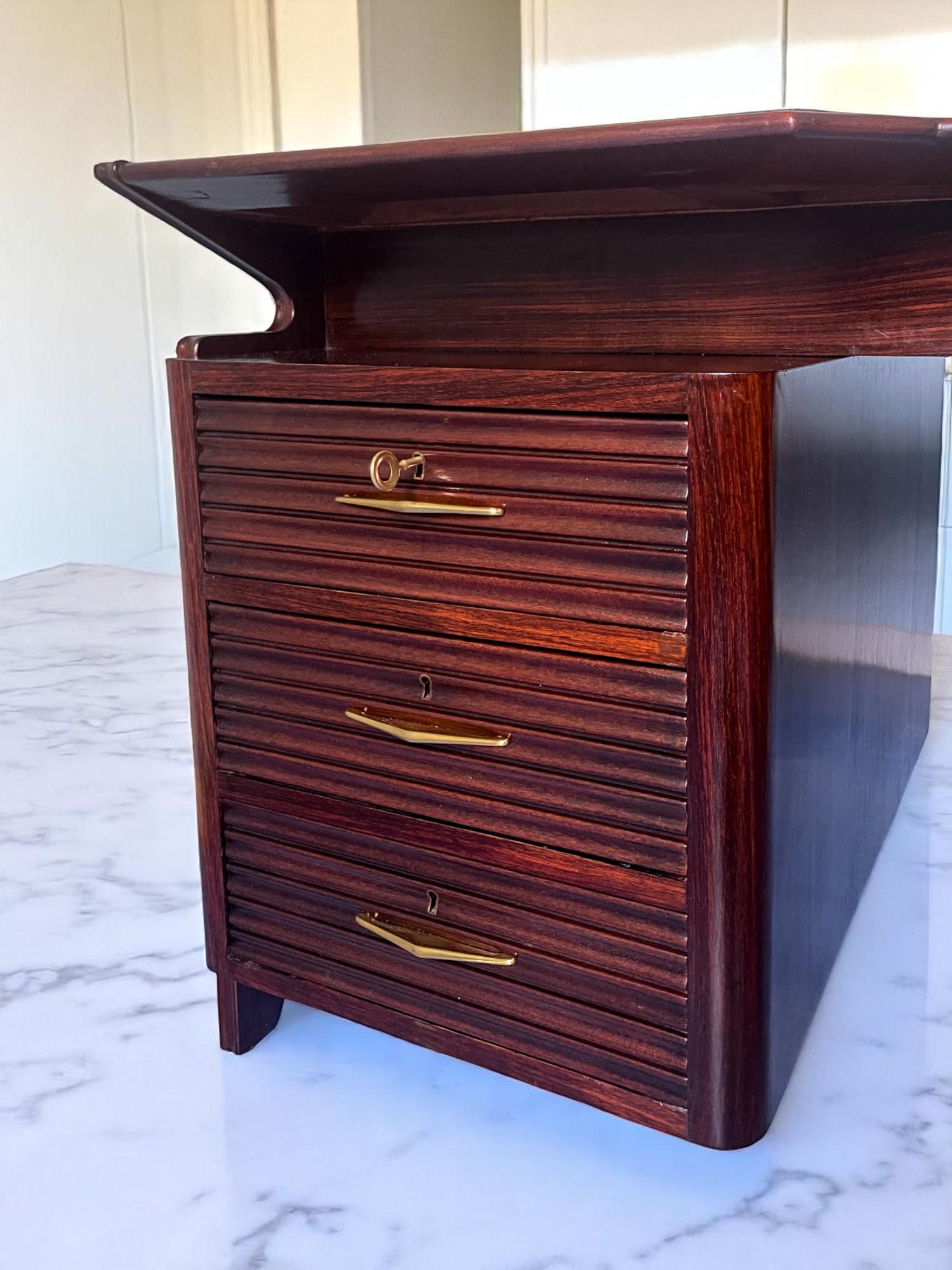 Impiallacciato Italian Midcentury Desk attributed to Osvaldo Borsani , Italy 1950s in vendita