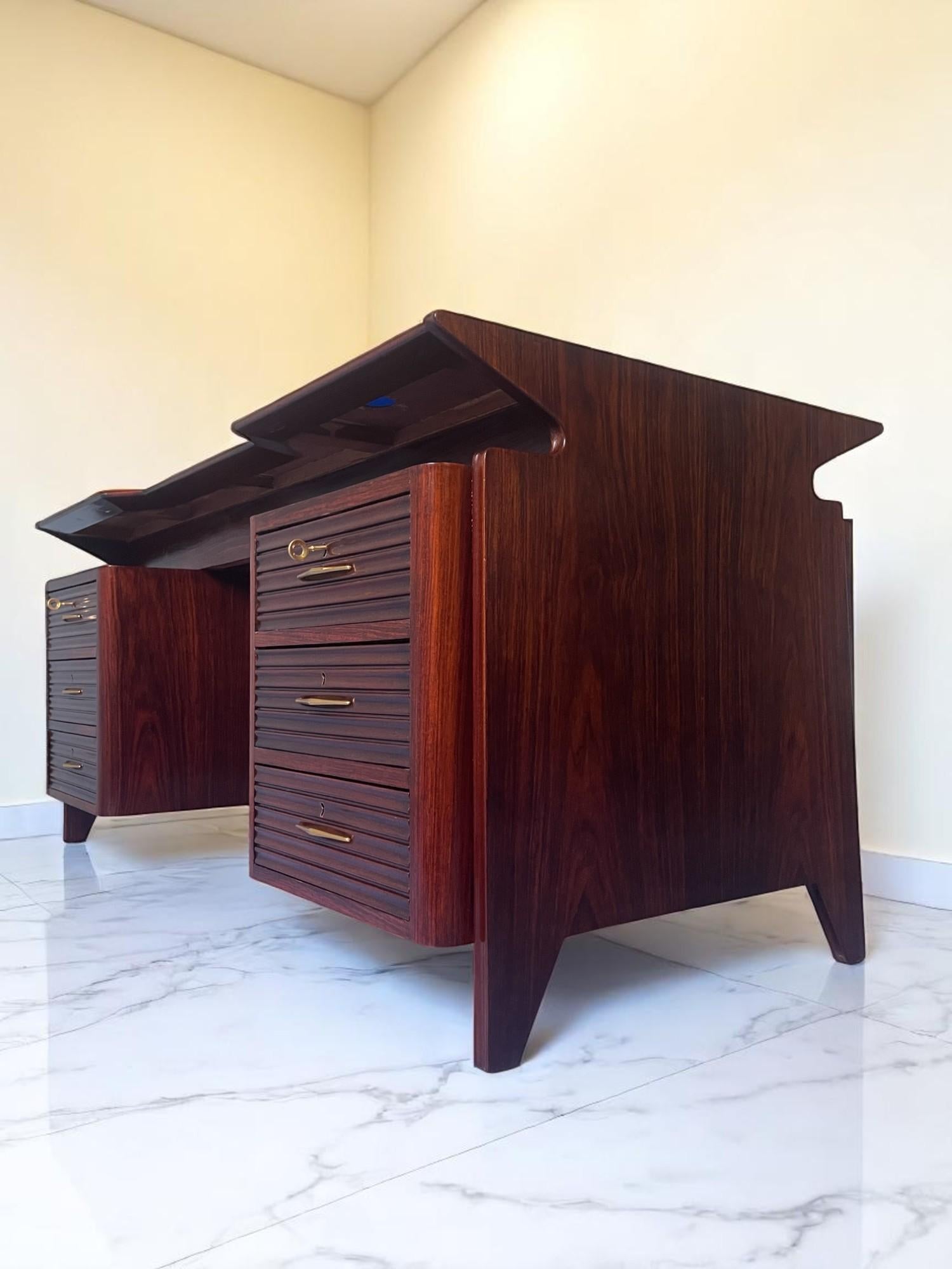 Italian Midcentury Desk attributed to Osvaldo Borsani , Italy 1950s In condizioni buone in vendita a Traversetolo, IT