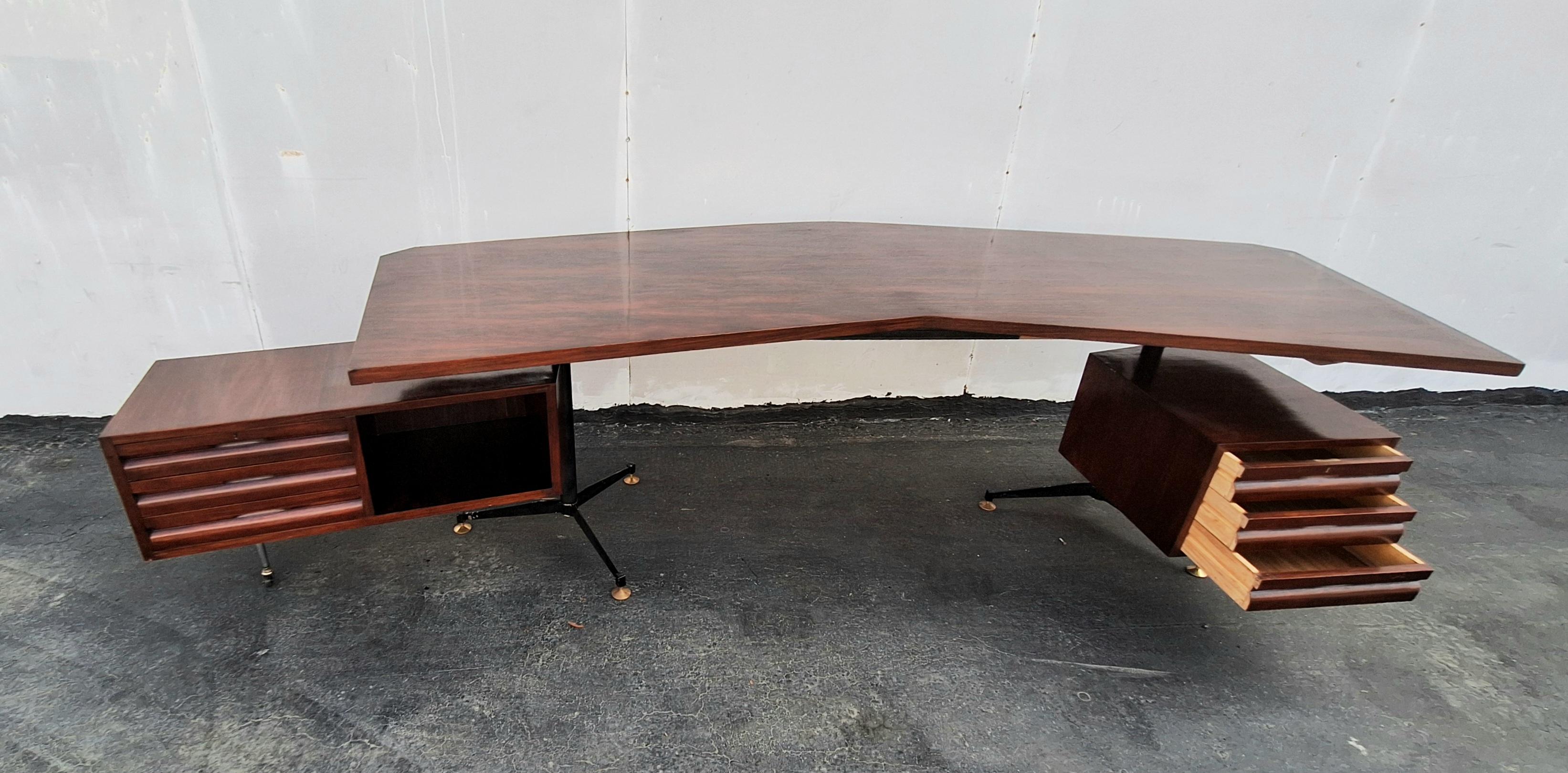 Italian Midcentury Desk by Osvaldo Borsani In Good Condition For Sale In Los Angeles, CA