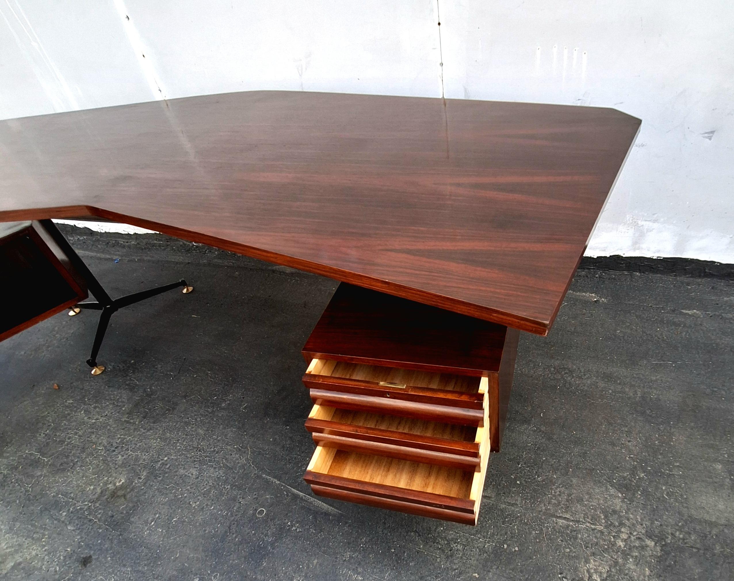 Wood Italian Midcentury Desk by Osvaldo Borsani For Sale