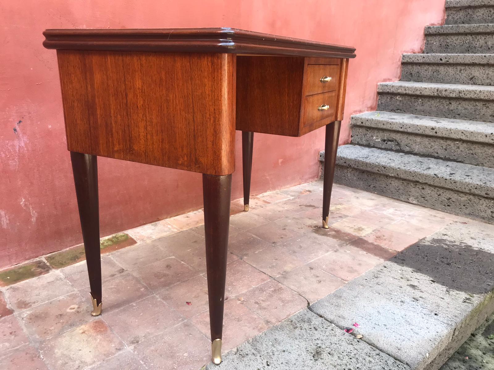 Table de bureau italienne du milieu du siècle dernier attribuée à Carlo de Carli,  Italie 1950 en vente 1