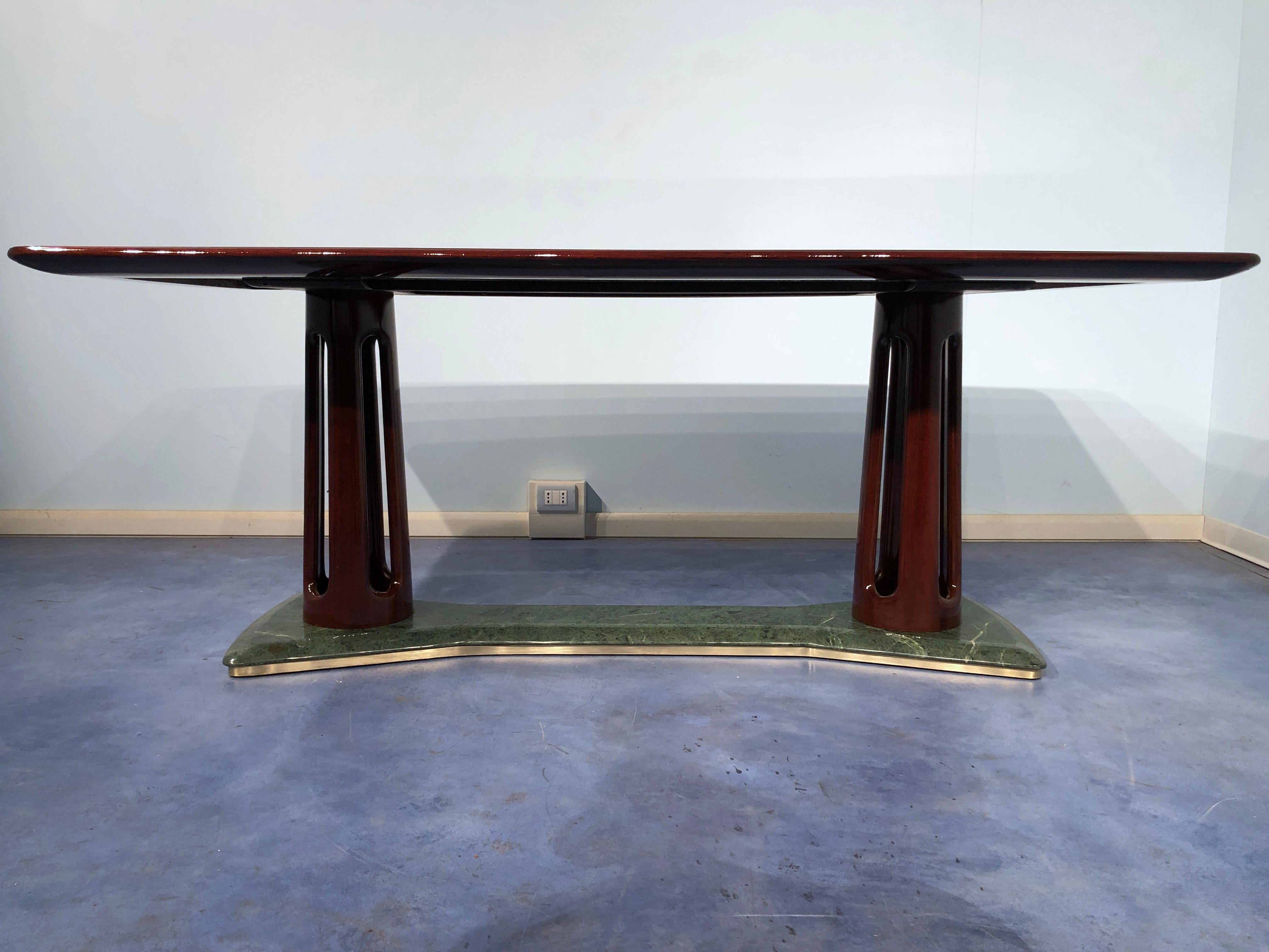 Italienischer Esstisch der Moderne der Mitte des Jahrhunderts von Vittorio Dassi, 1950er Jahre (Glas) im Angebot