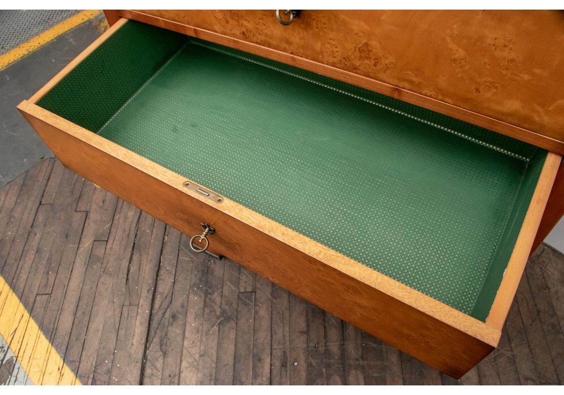 Hollywood Regency Semainiere italiano in stile Biedermeier dell'epoca del Medioevo in vendita