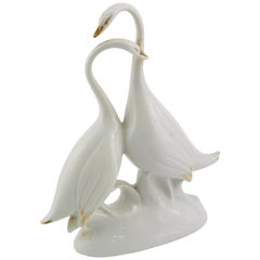 Italian Midcentury Finissime Porcellane Swans Sculpture, Firenze , 1950s