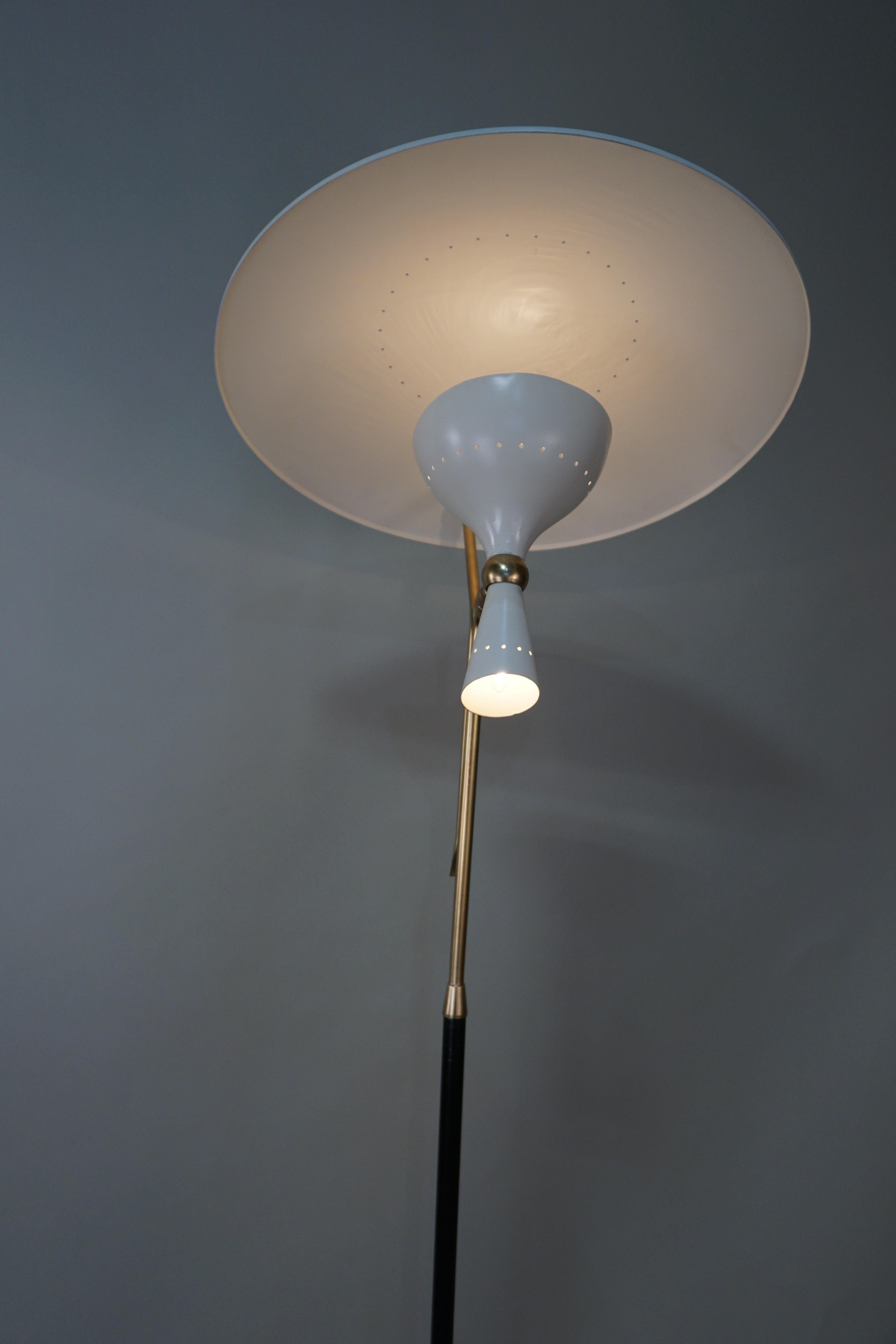 Lacquered Italian Midcentury Floor Lamp by Stilnovo