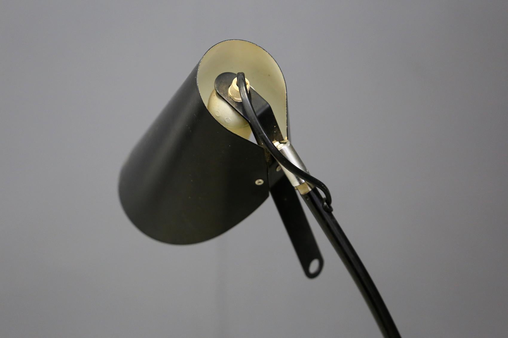 Mid-Century Modern Italian Midcentury Floor Lamp in Black Aluminium and Iron, circa 1960 For Sale