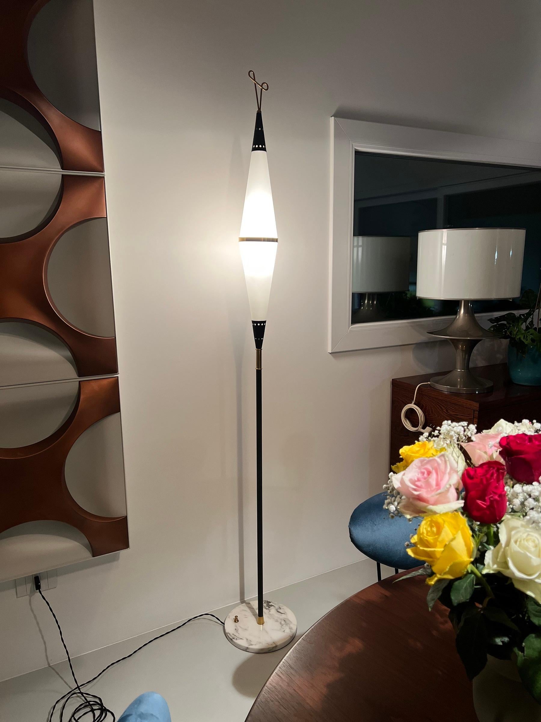 Italian Midcentury Floor Lamp in Glass, Brass and Marble by Reggiani, 1960s For Sale 5