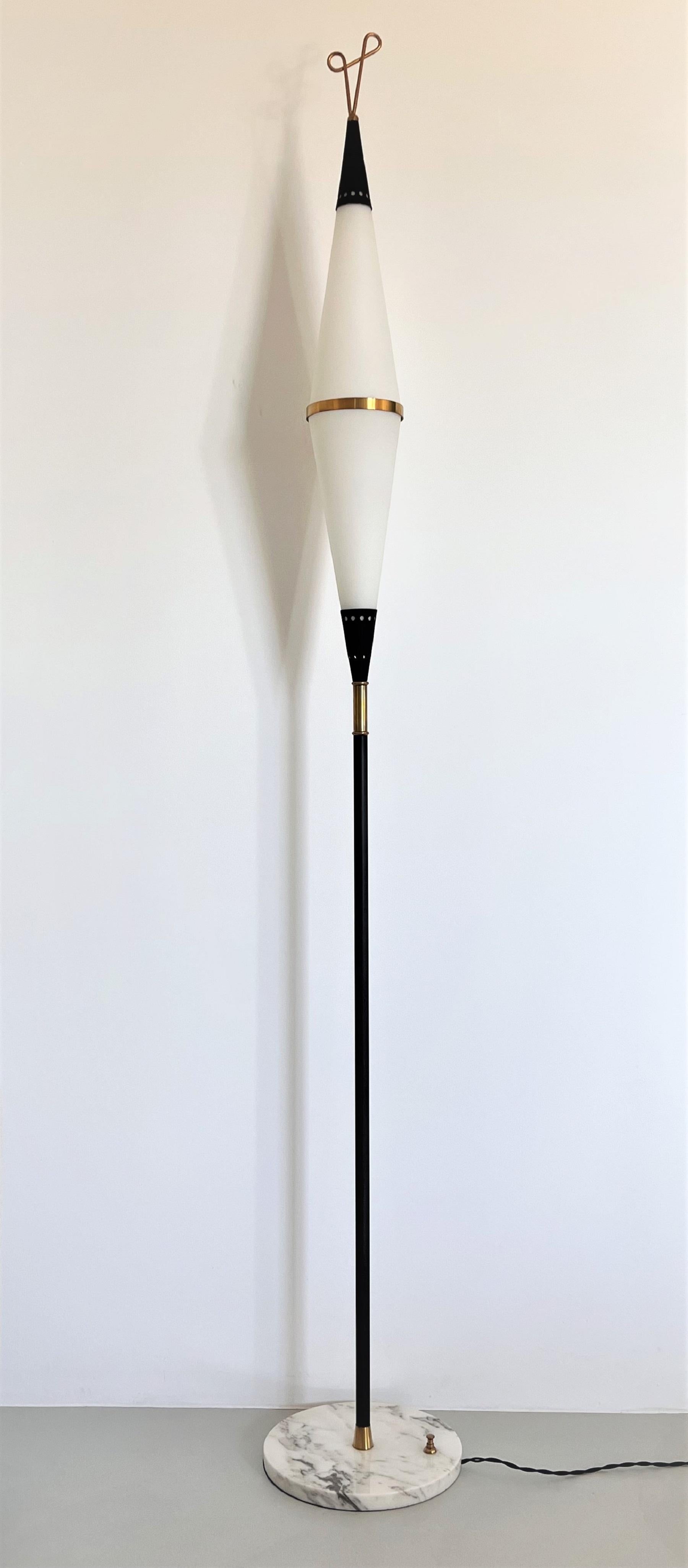 Italian Midcentury Floor Lamp in Glass, Brass and Marble by Reggiani, 1960s For Sale 8