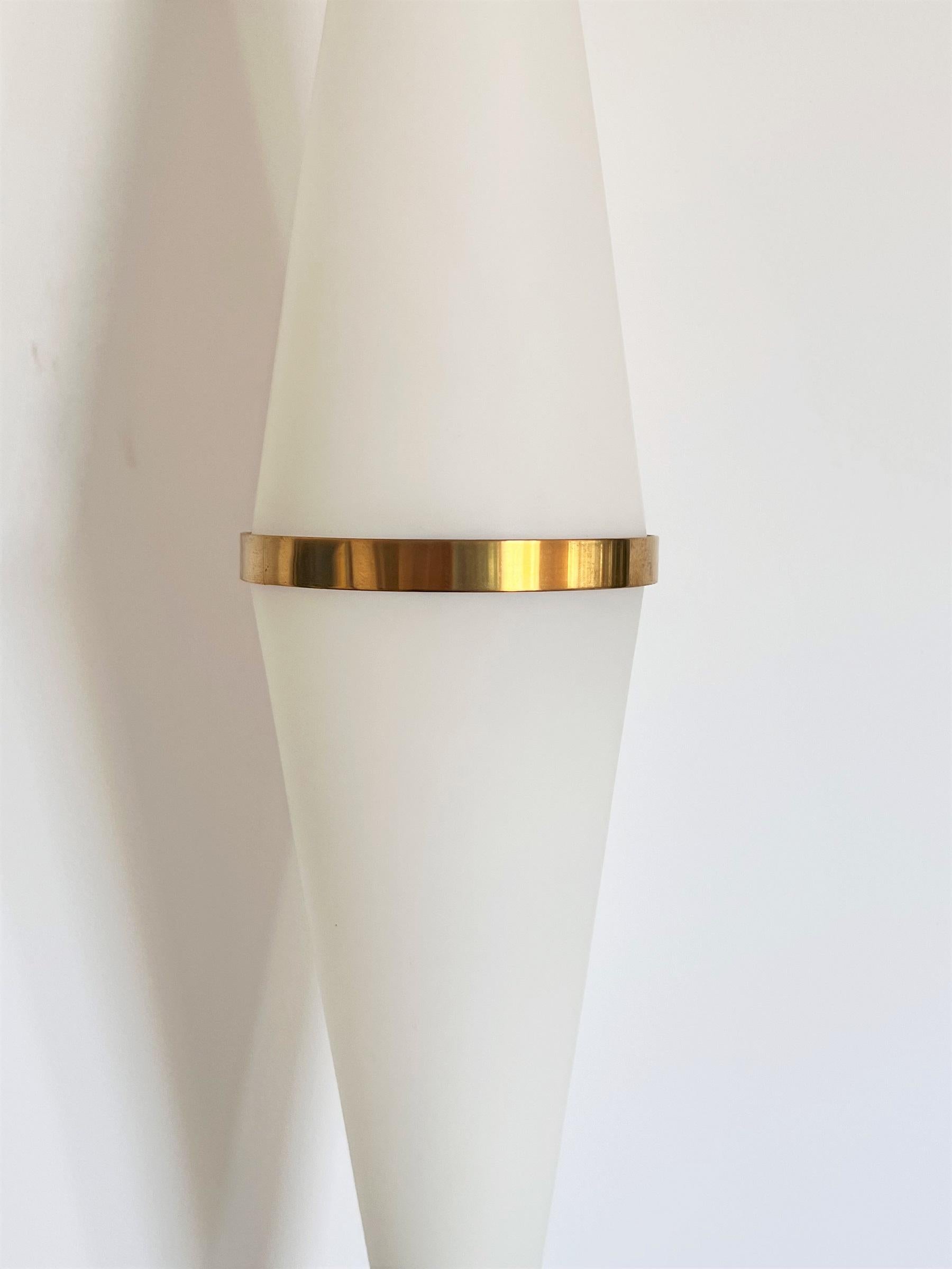 Milk Glass Italian Midcentury Floor Lamp in Glass, Brass and Marble by Reggiani, 1960s For Sale