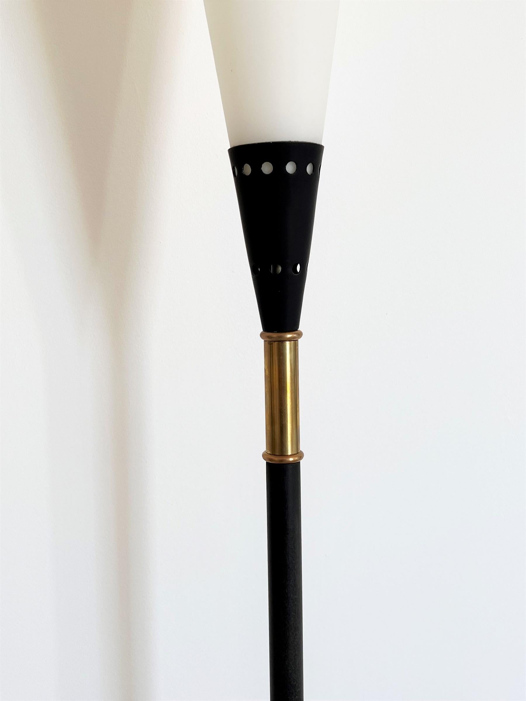 Italian Midcentury Floor Lamp in Glass, Brass and Marble by Reggiani, 1960s For Sale 1