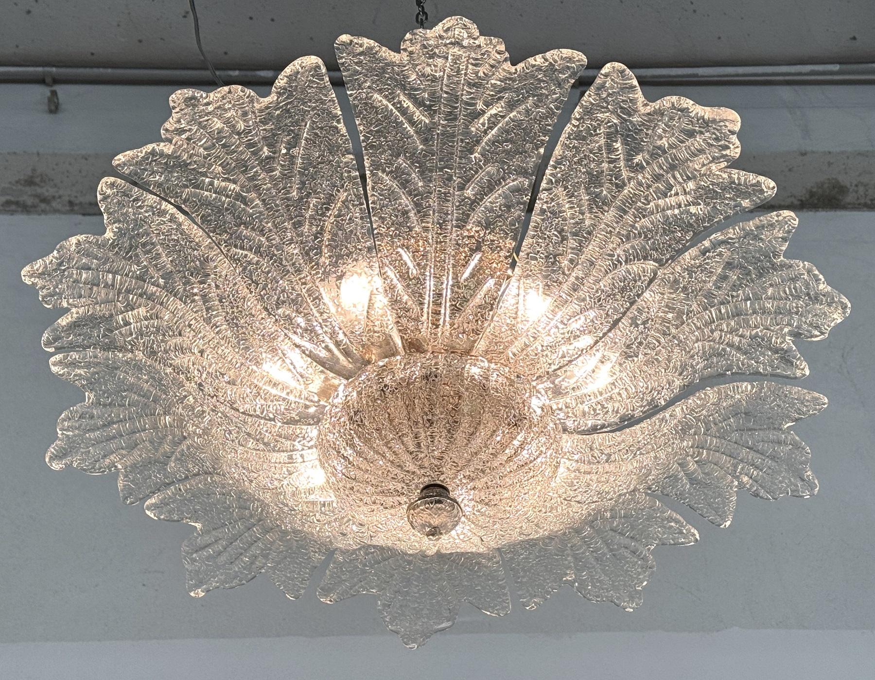 Italian Midcentury Flower Murano Glass Chandelier, 1970s In Good Condition For Sale In Morazzone, Varese