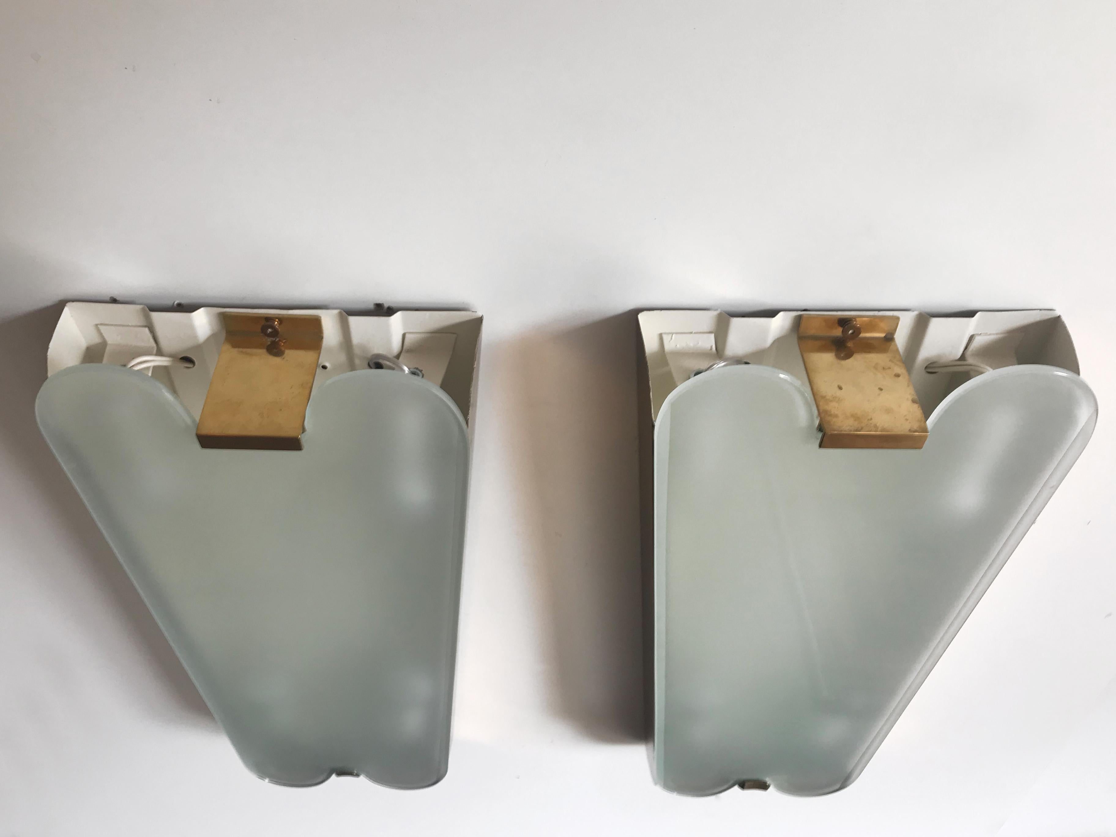 Mid-20th Century Italian Midcentury Fontana Arte Glass Brass Sconces Wall Lamps, 1940s For Sale
