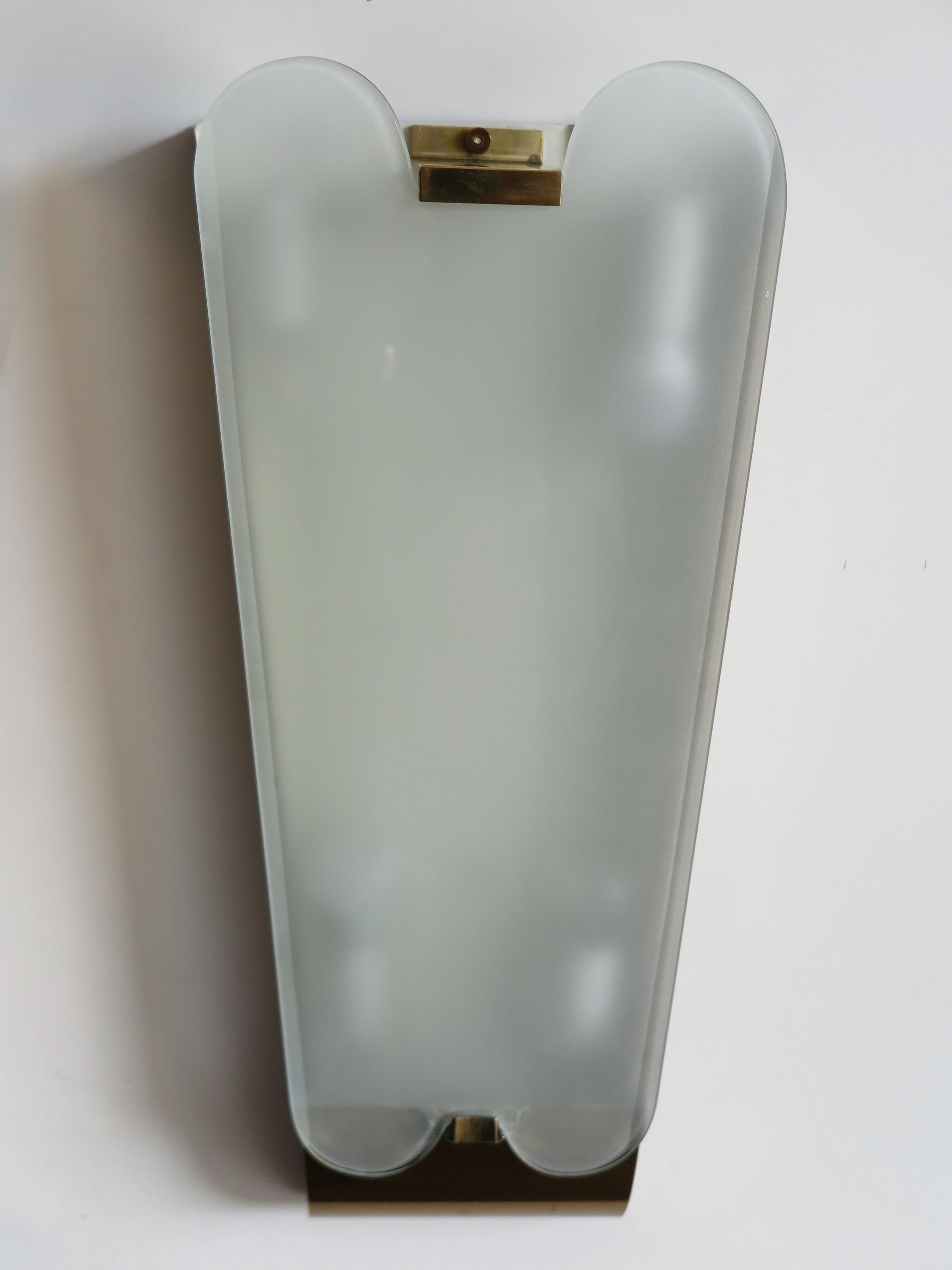 Italian Midcentury Fontana Arte Glass Brass Sconces Wall Lamps, 1940s For Sale 2