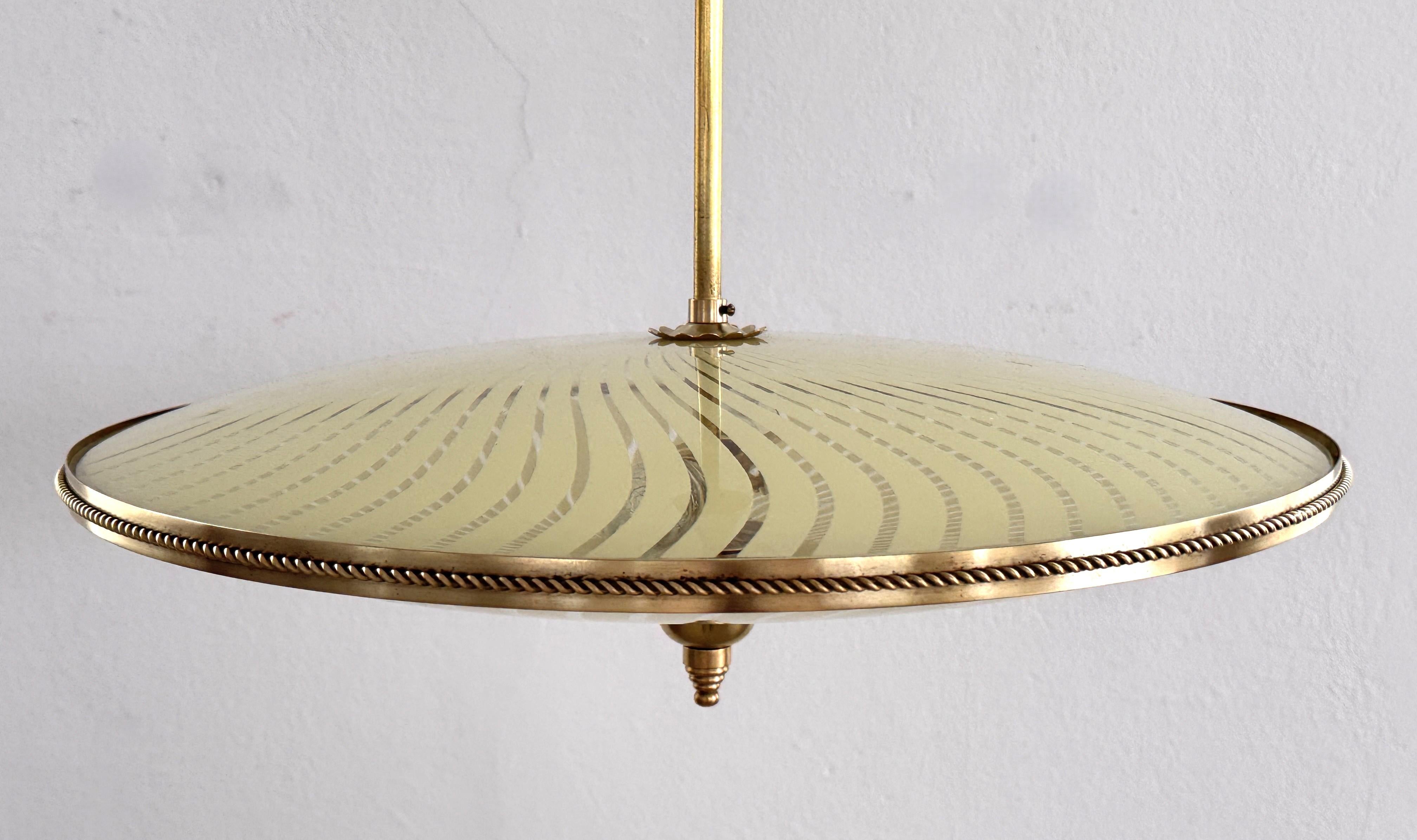 Lampada a sospensione 'Ufo' in vetro di Murano e ottone di Fontana Arte, 1950 in vendita 7