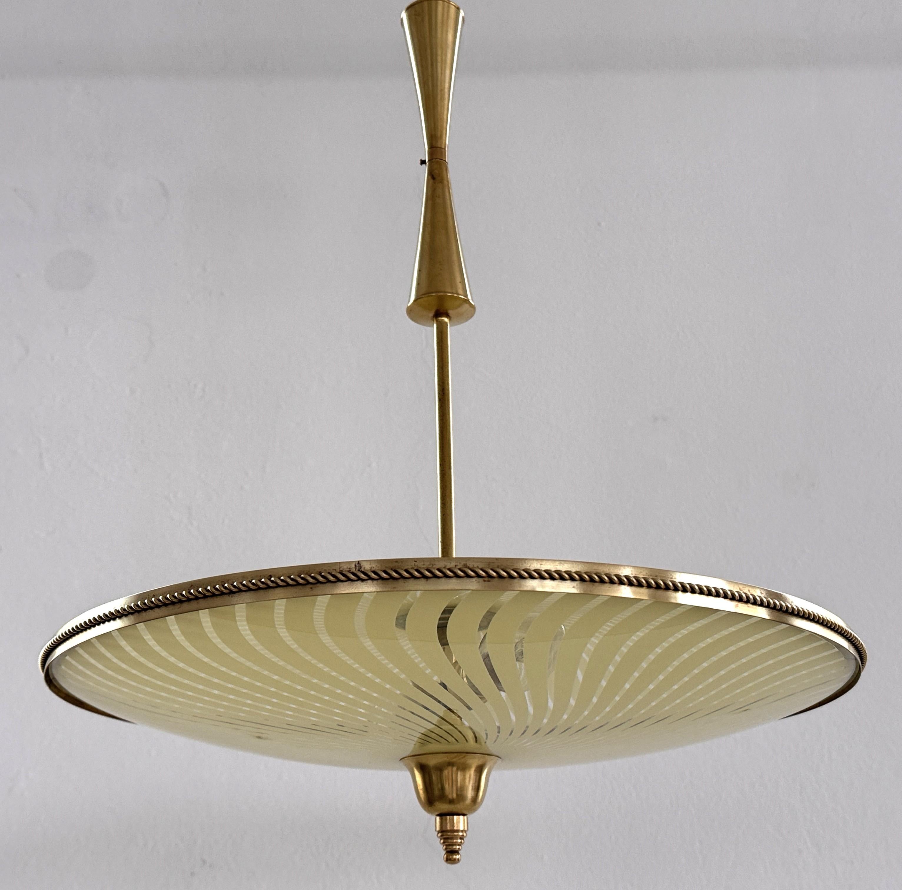 Lampada a sospensione 'Ufo' in vetro di Murano e ottone di Fontana Arte, 1950 in vendita 1