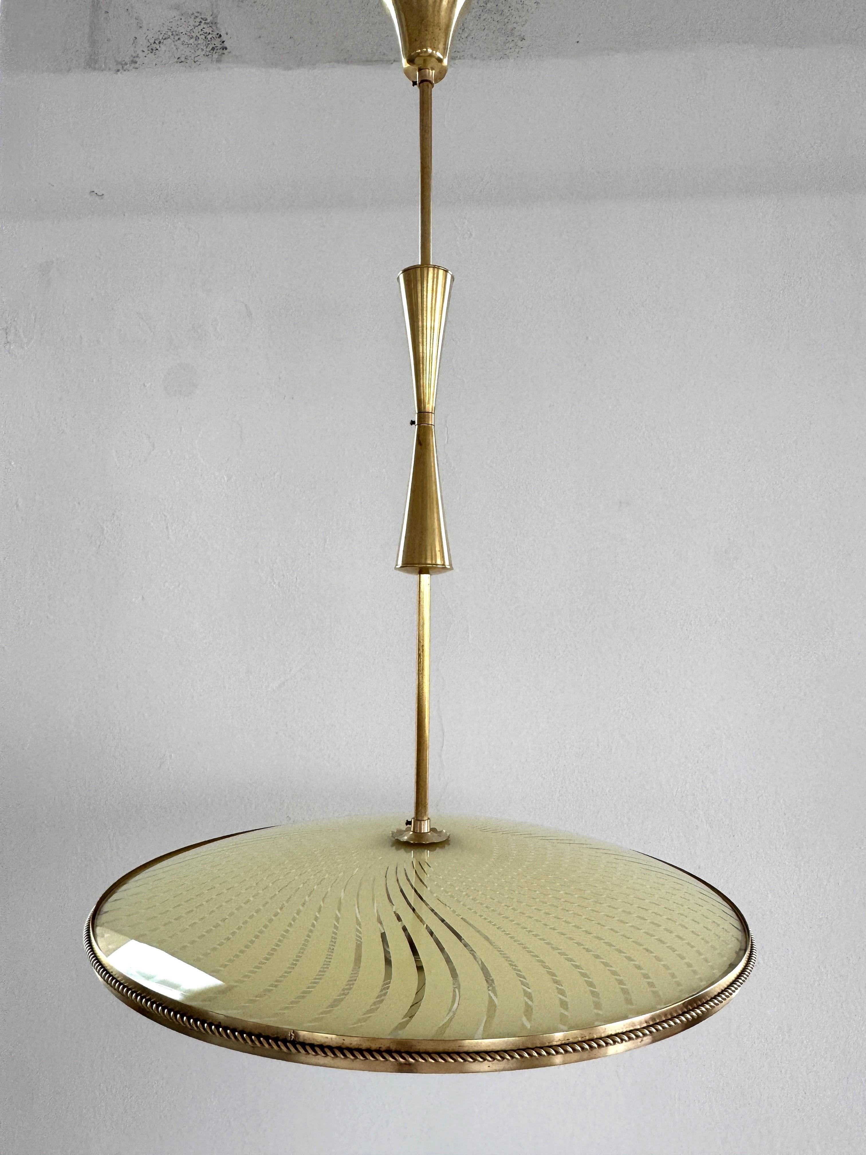 Lampada a sospensione 'Ufo' in vetro di Murano e ottone di Fontana Arte, 1950 in vendita 2