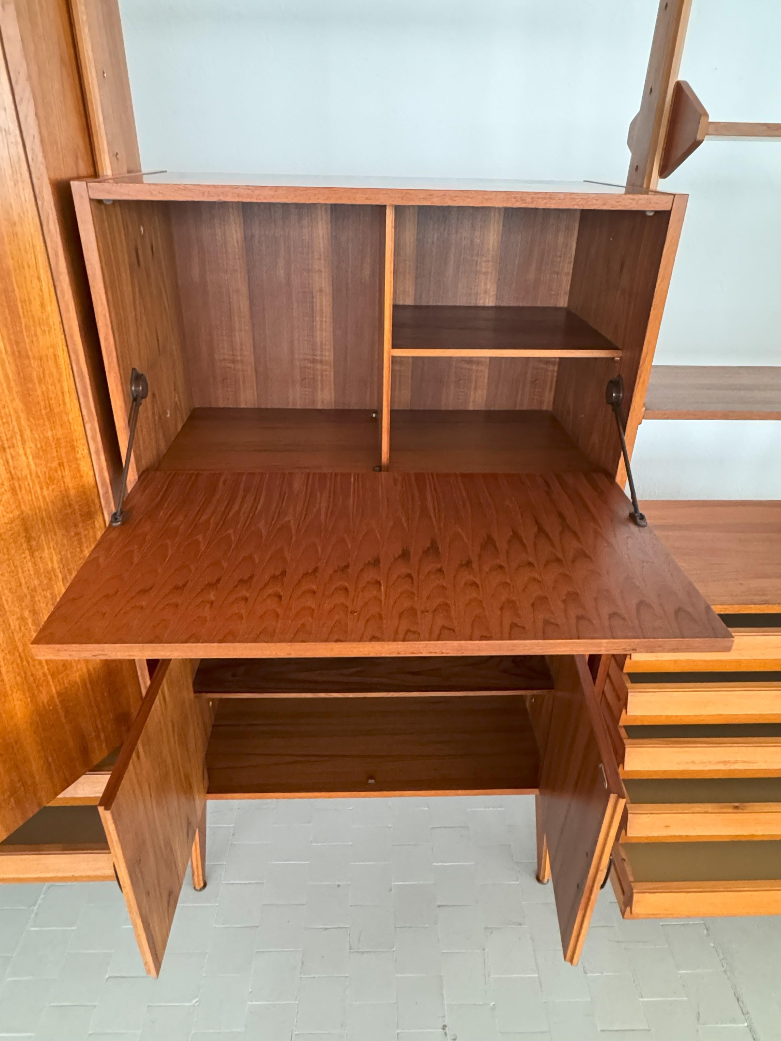 Estantería modular italiana de diseño XXL independiente de mediados de siglo, años 60 en venta 3