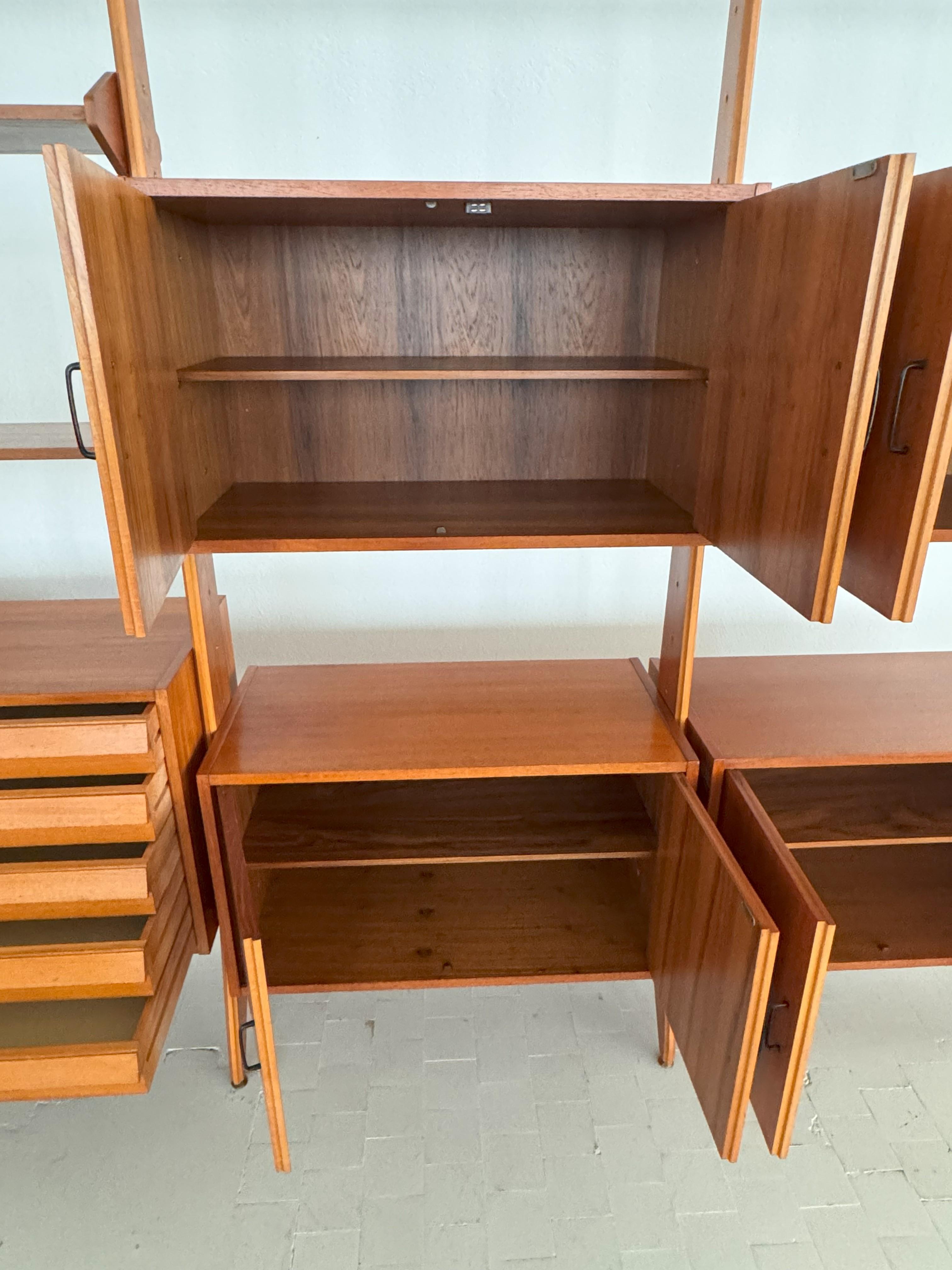 Estantería modular italiana de diseño XXL independiente de mediados de siglo, años 60 en venta 4