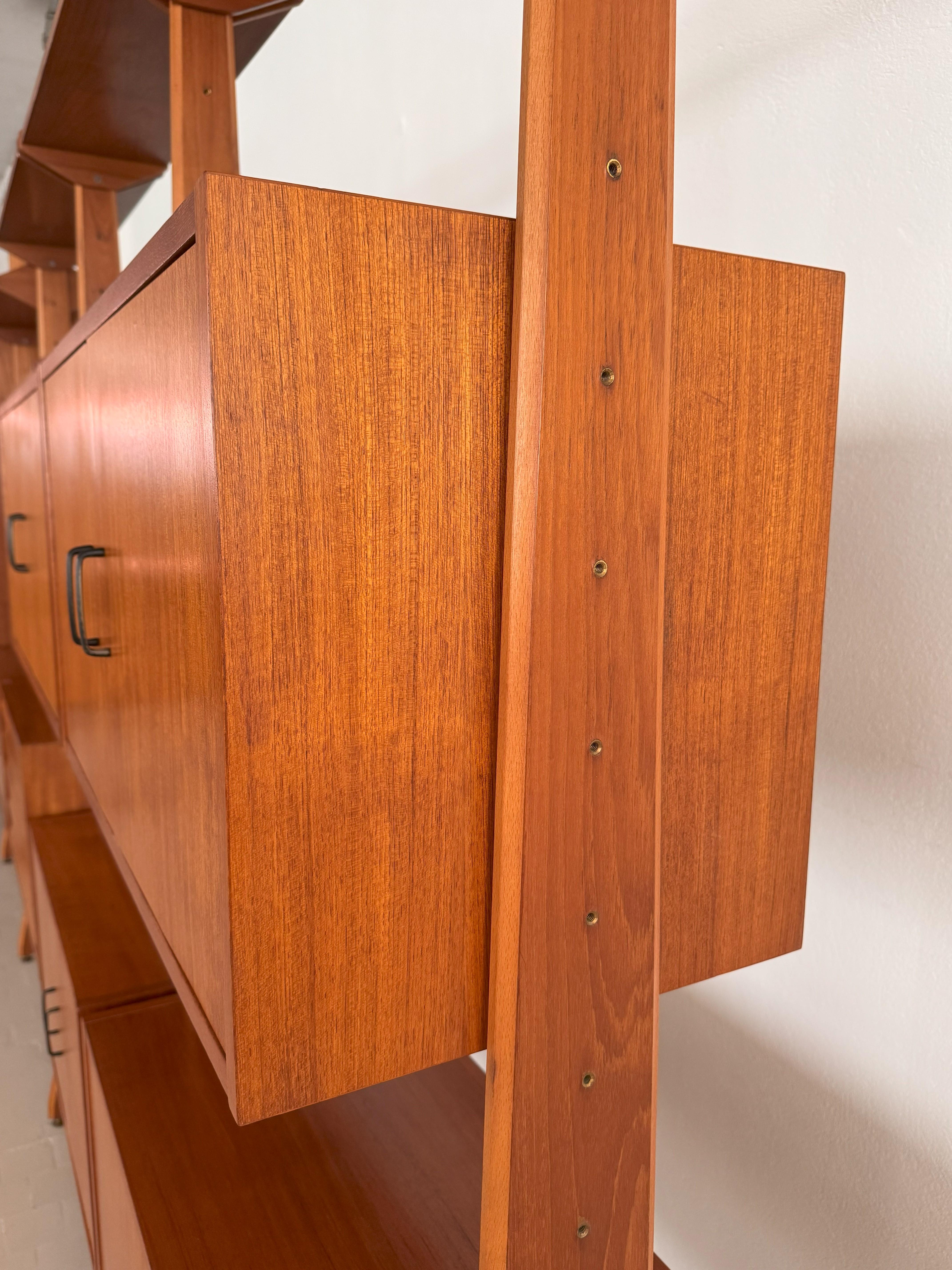 Estantería modular italiana de diseño XXL independiente de mediados de siglo, años 60 en venta 10