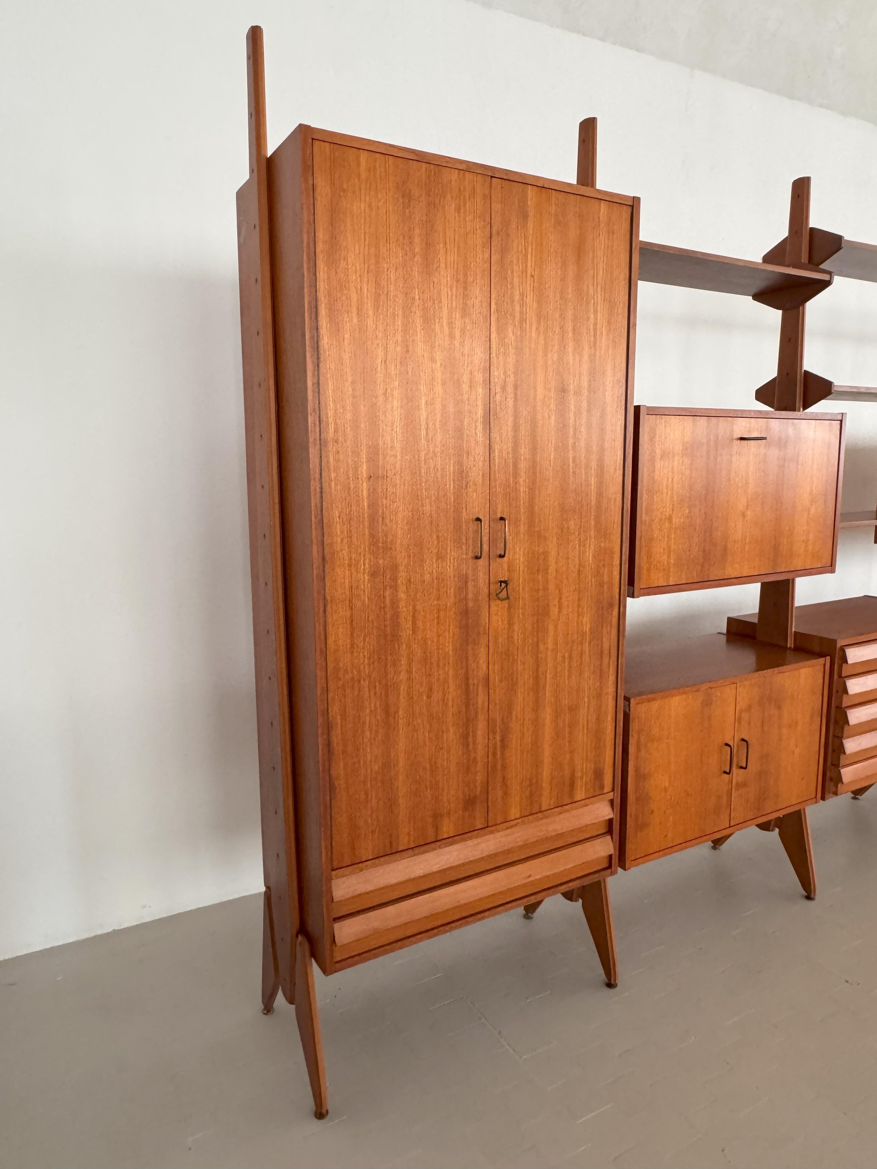 Estantería modular italiana de diseño XXL independiente de mediados de siglo, años 60 mediados del siglo XX en venta