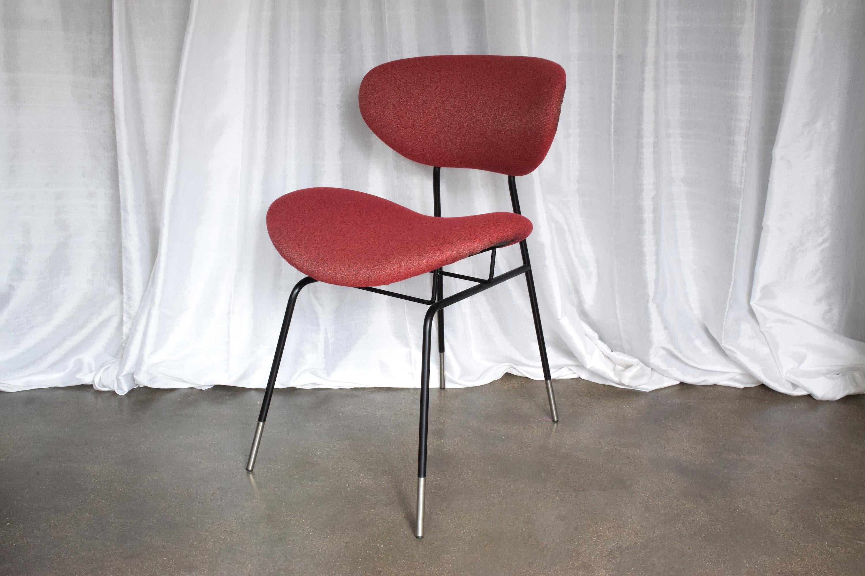 Pair of 20th century vintage chairs designed by Gastone Renaldi for RIMA in their original vintage condition, circa 1950s. 

In their original condition: red fabric, black tubular steel structure with aluminium endings.