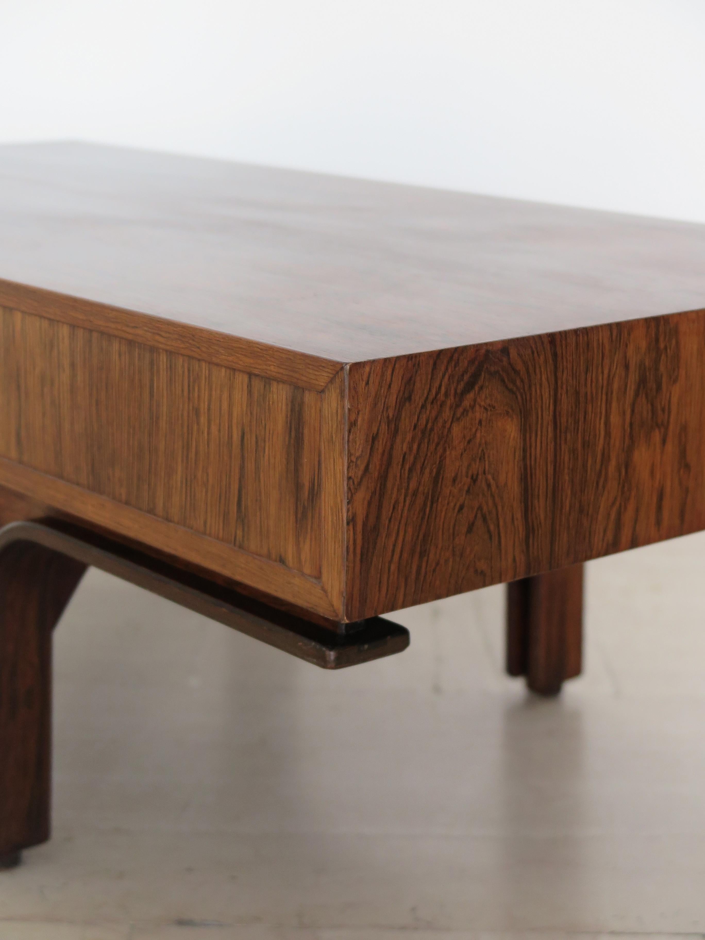 Table en bois foncé du milieu du siècle dernier de Gianfranco Frattini pour Bernini, années 1960 en vente 4