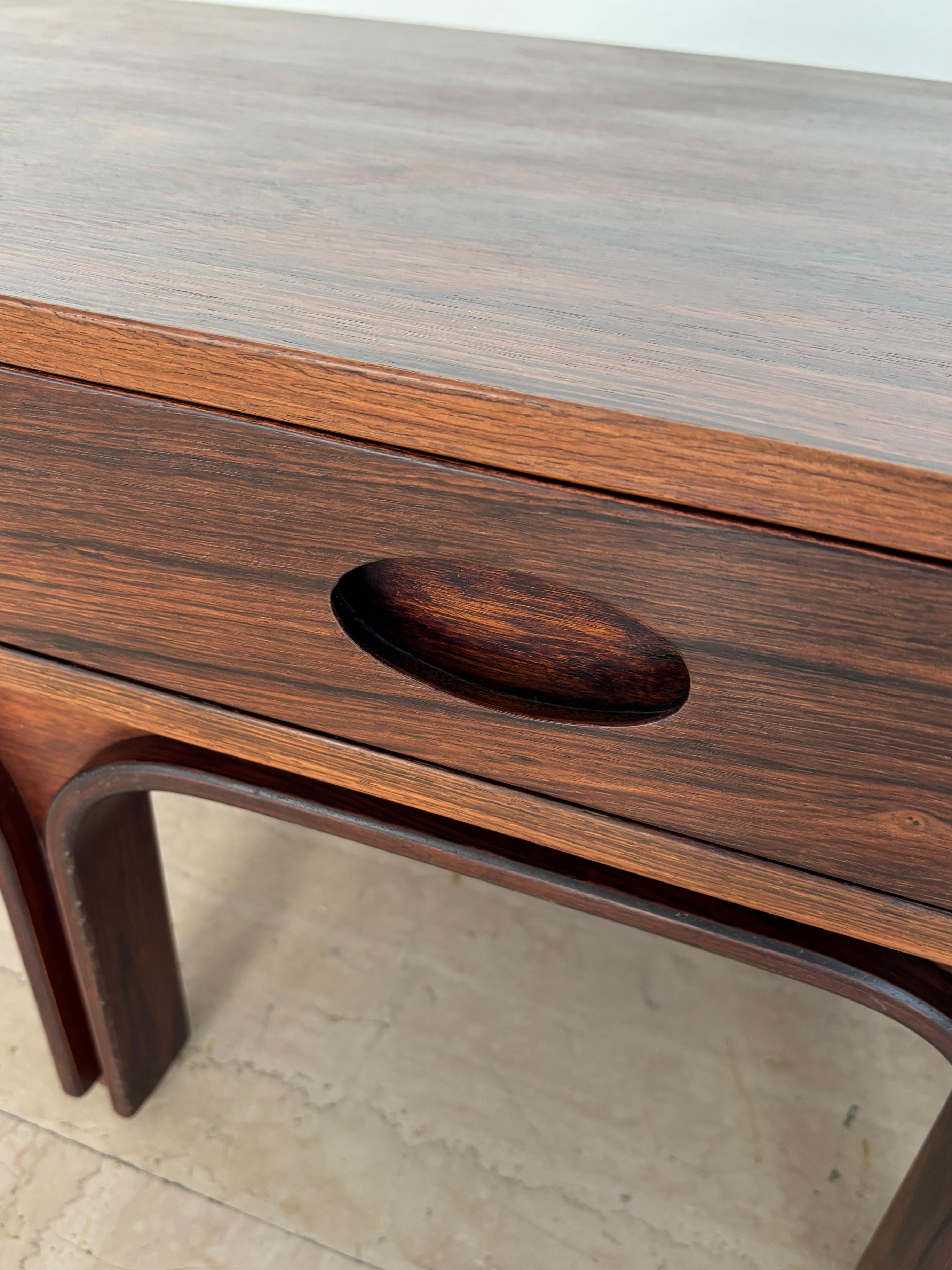 Table en bois foncé du milieu du siècle dernier de Gianfranco Frattini pour Bernini, années 1960 en vente 6