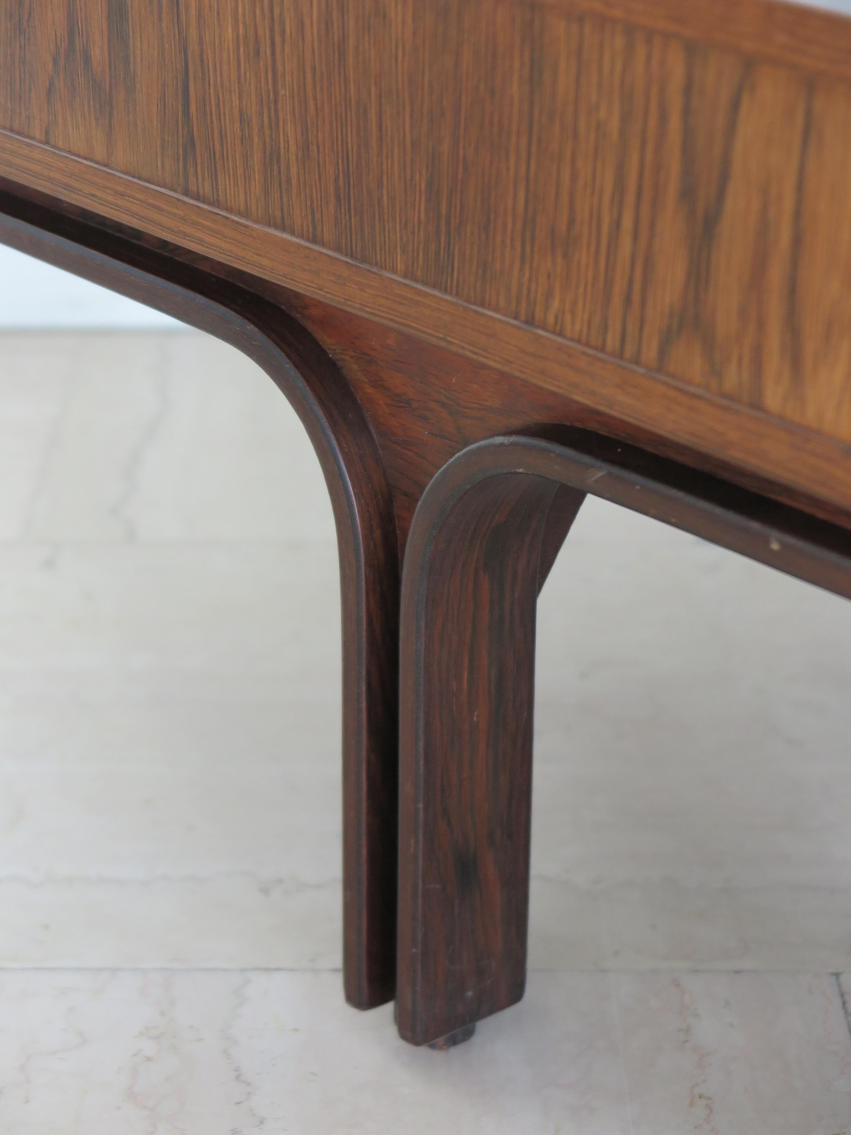 Table en bois foncé du milieu du siècle dernier de Gianfranco Frattini pour Bernini, années 1960 en vente 8