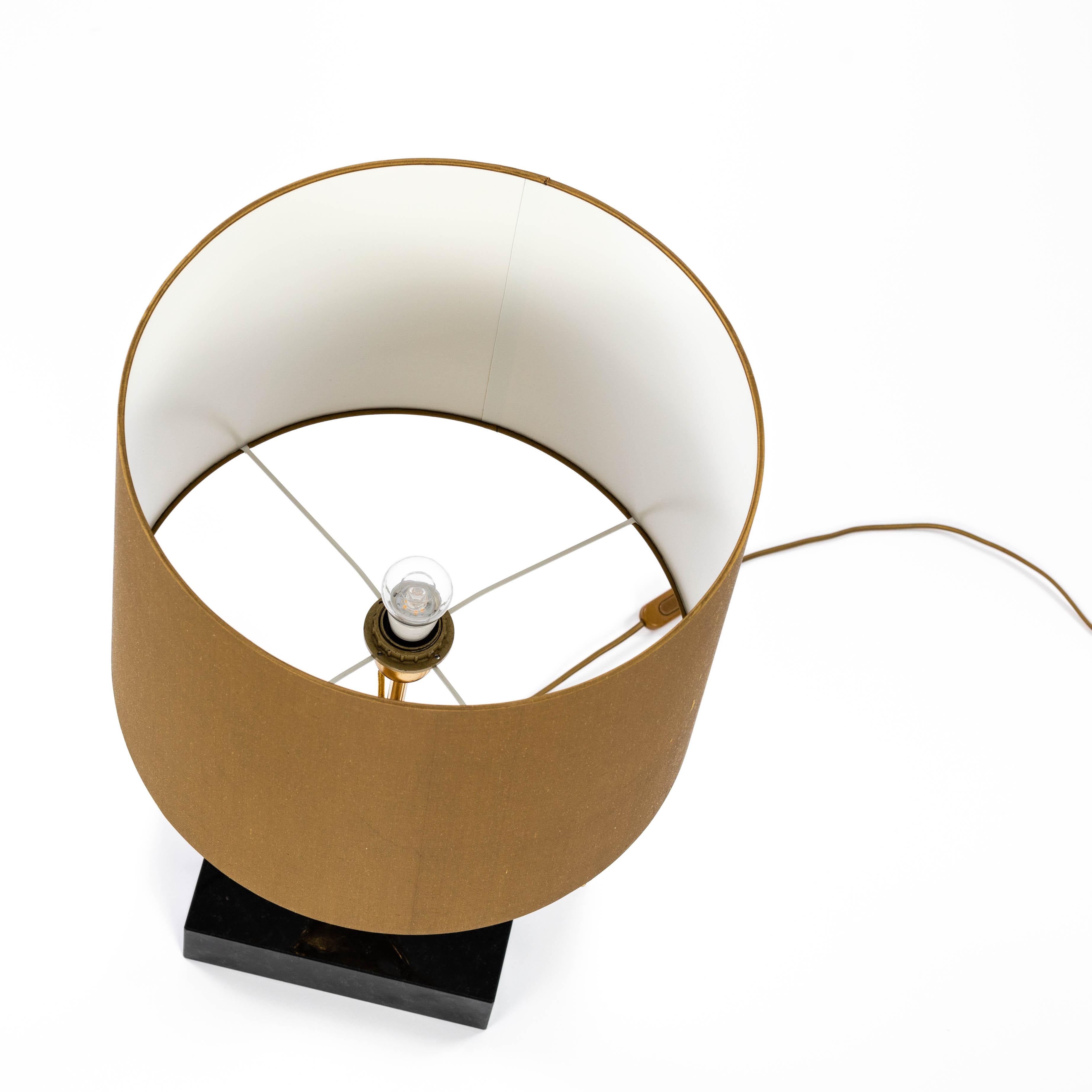 Mid-Century Modern Lampe de table italienne en laiton doré du milieu du siècle par GM Italia 1950s en vente