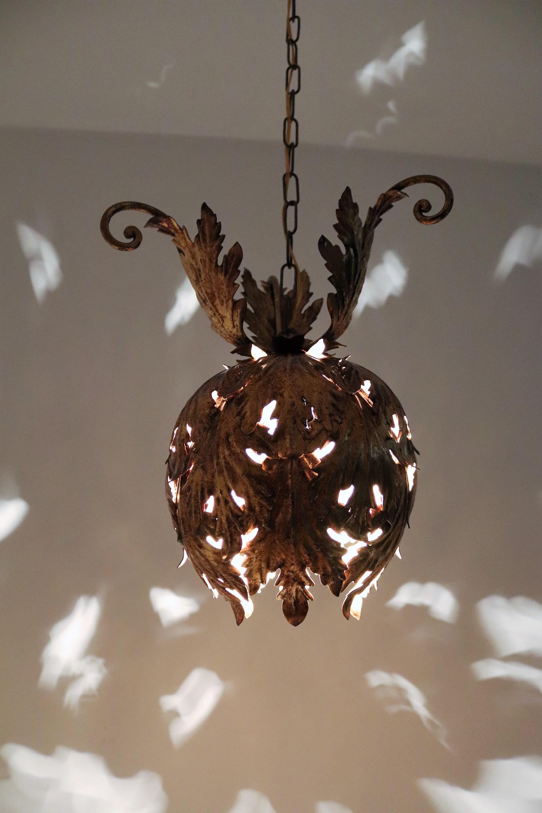 Italian Midcentury Gilt Metal Pendant Lamp with Leaves for Hans Kögl, 1960s For Sale 3