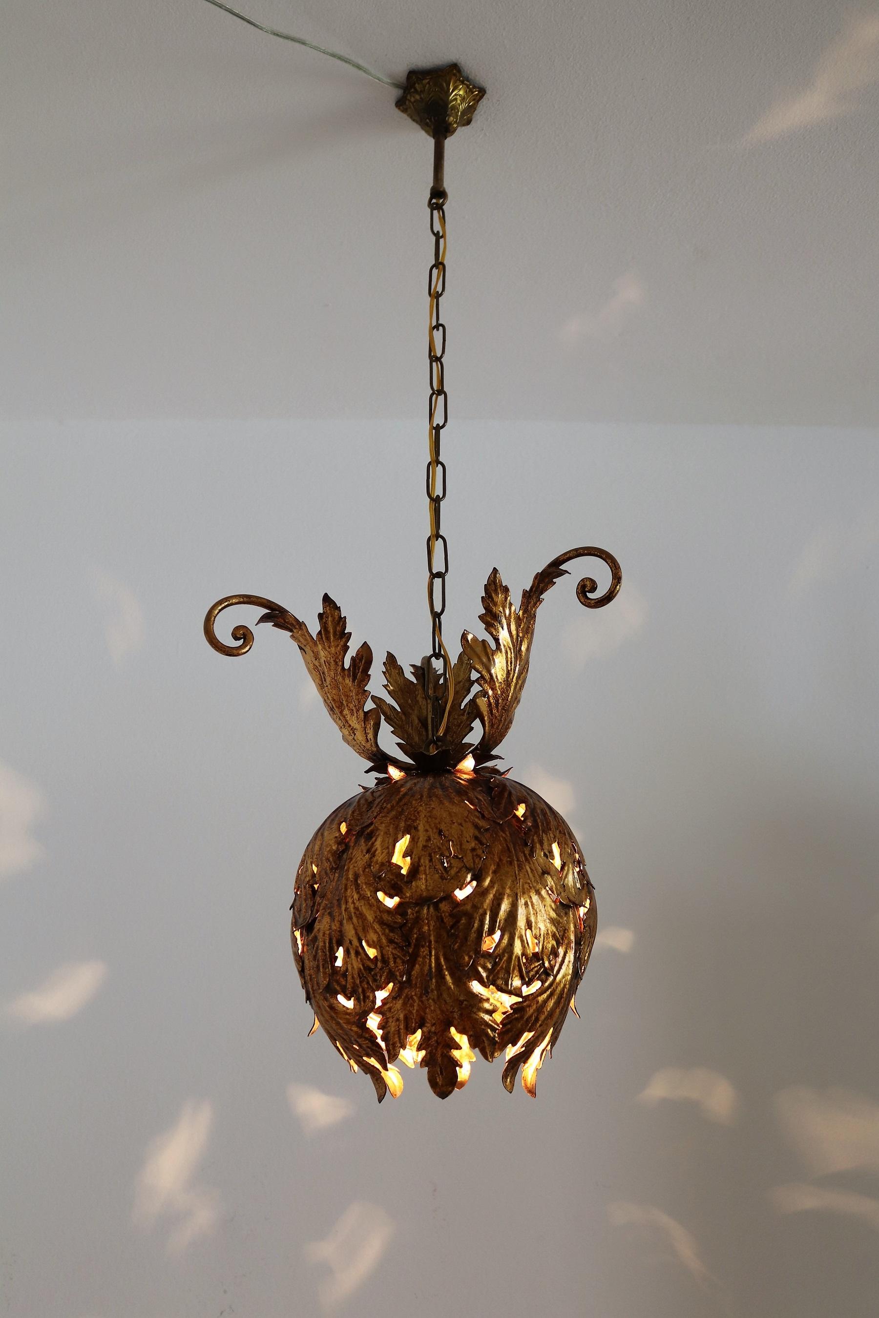Italian Midcentury Gilt Metal Pendant Lamp with Leaves for Hans Kögl, 1960s For Sale 5
